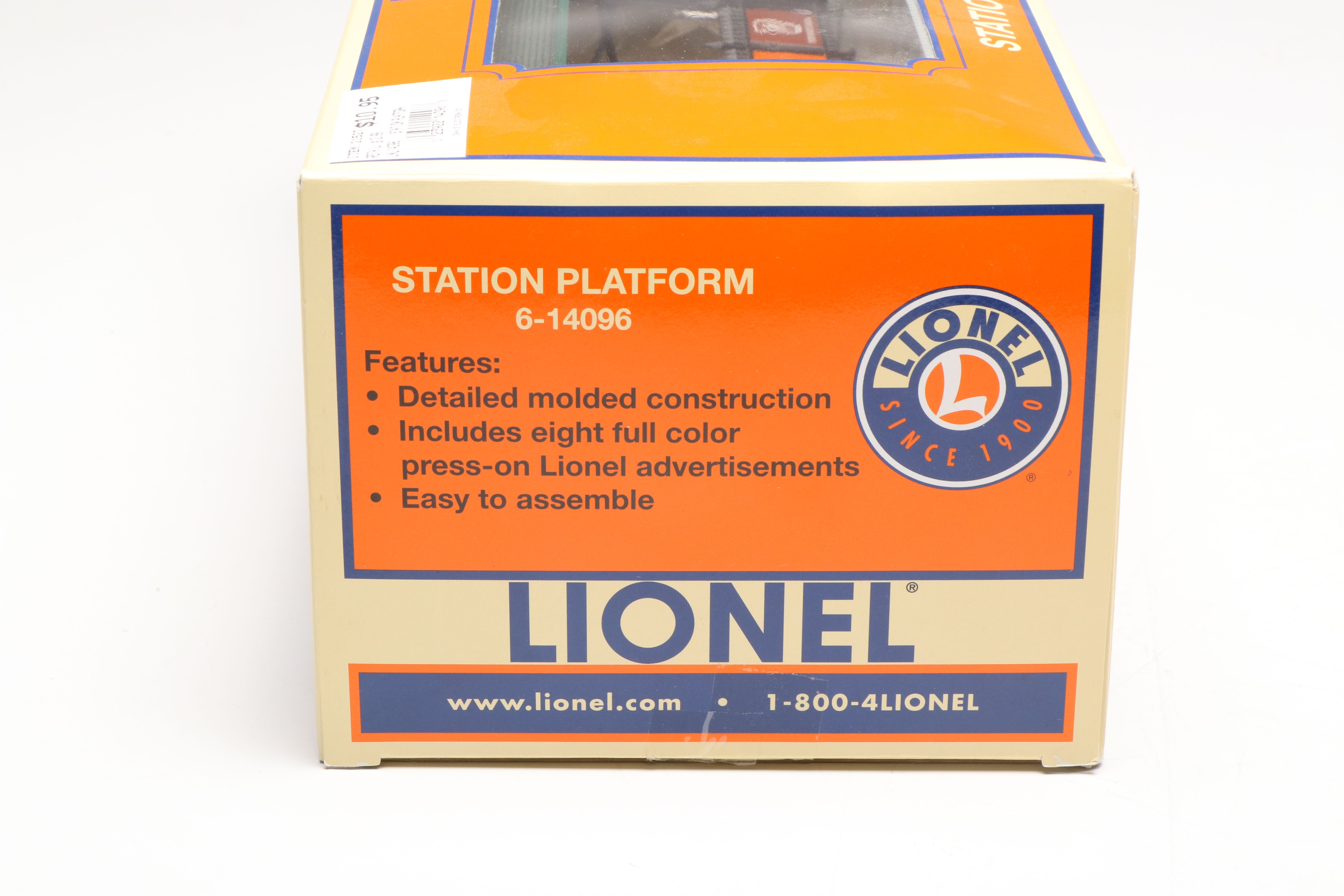 Lionel Trainmaster Command Set 6-12969 and Station Platform 6-14096