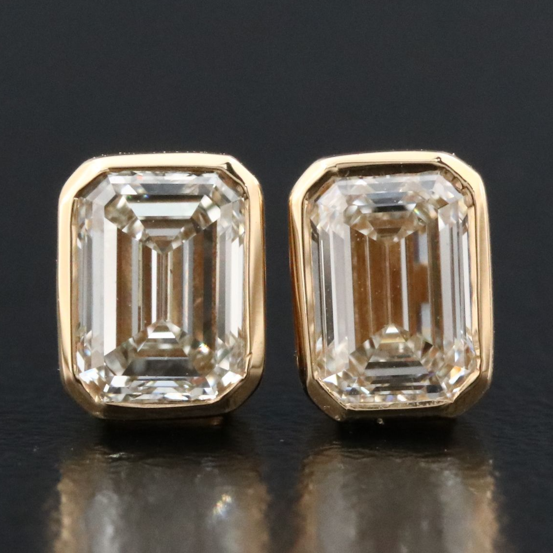 18K 1.04 CTW Diamond Stud Earring with GIA Reports
