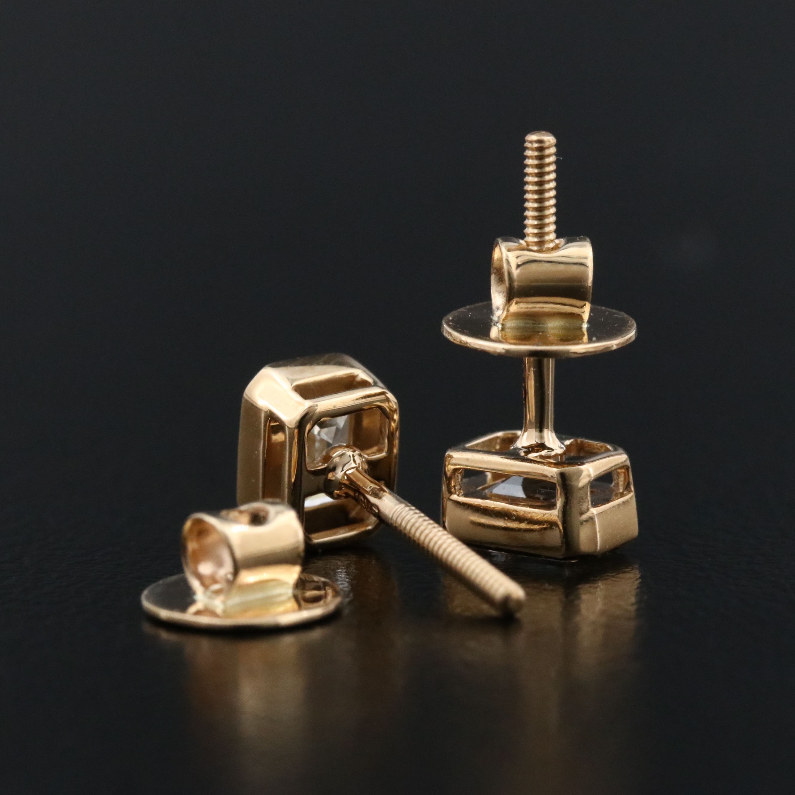 18K 1.04 CTW Diamond Stud Earring with GIA Reports