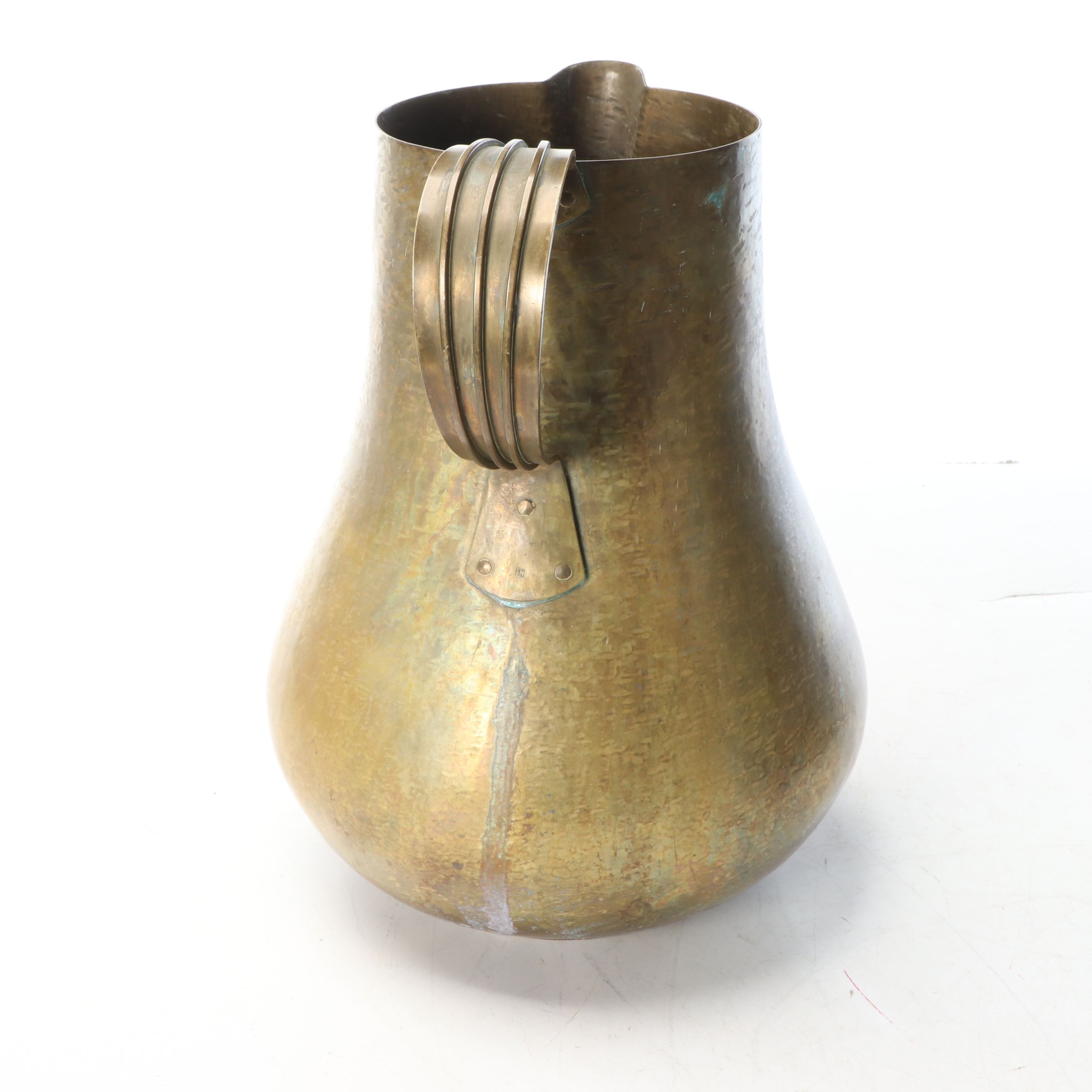 Hayno Focken Bauhaus Hammered Brass Pitcher and Basin, Early to Mid-20th Century