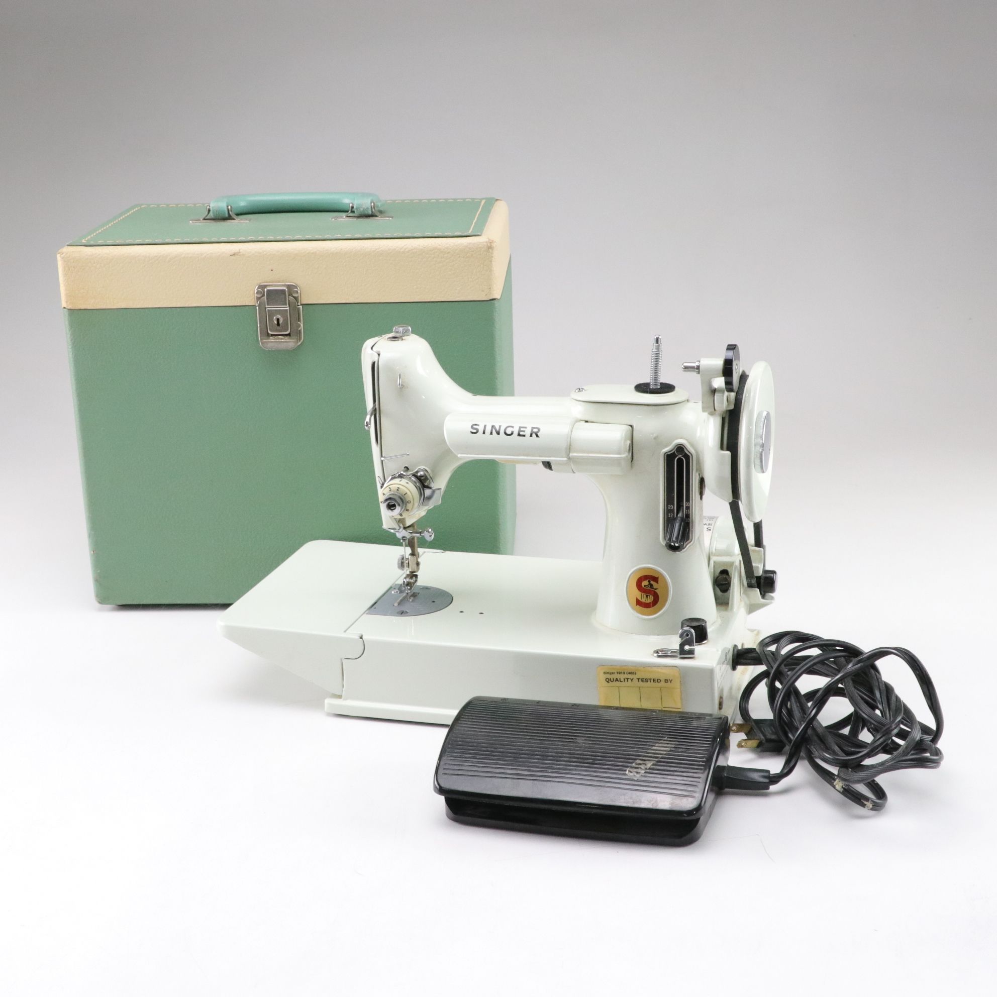 Vintage Singer Featherweight 221 Sewing Machine with Case and Accessories