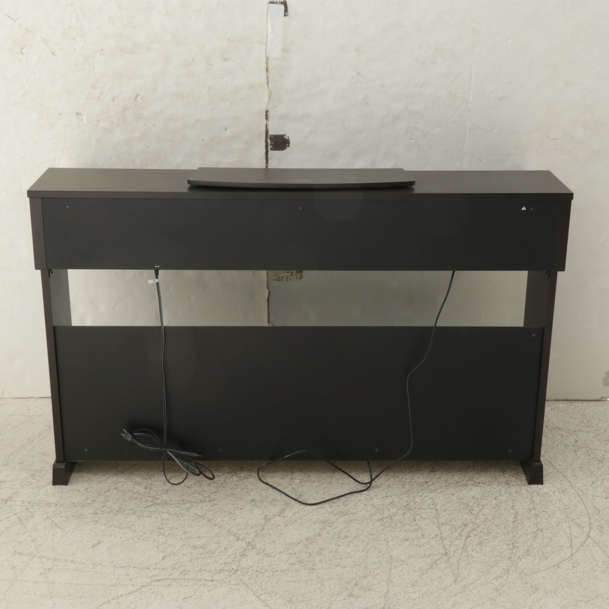 Yamaha "Arius" YDP-181 Digital Piano and Bench, 2010