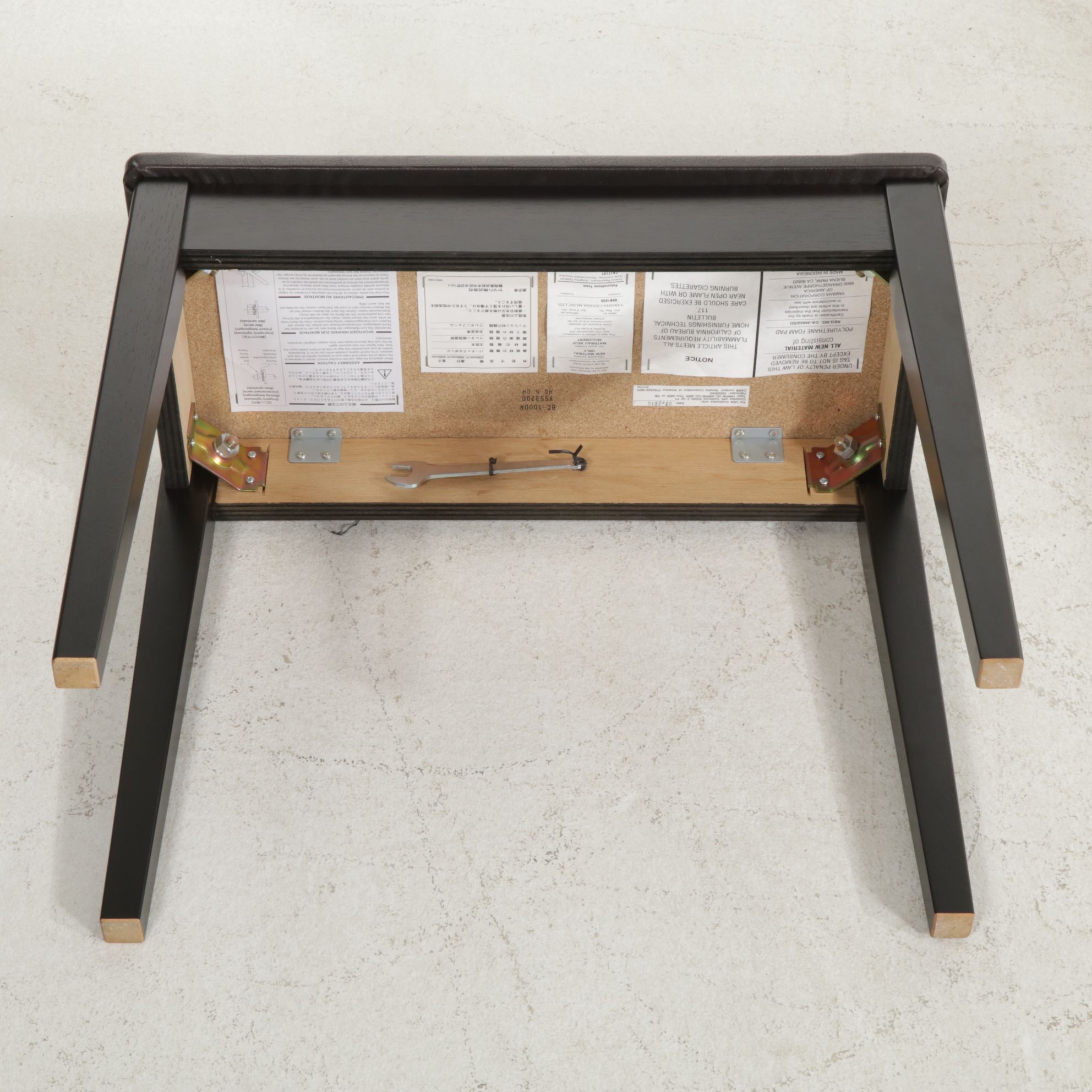 Yamaha "Arius" YDP-181 Digital Piano and Bench, 2010