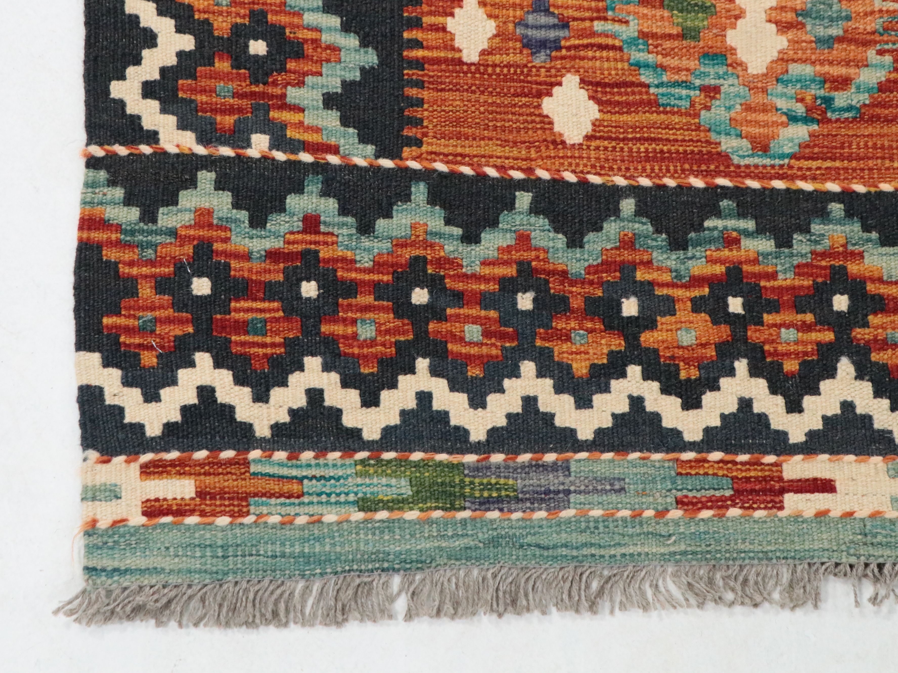 10'2 x 15'9 Handwoven Pakistani Kilim Room-Sized Rug