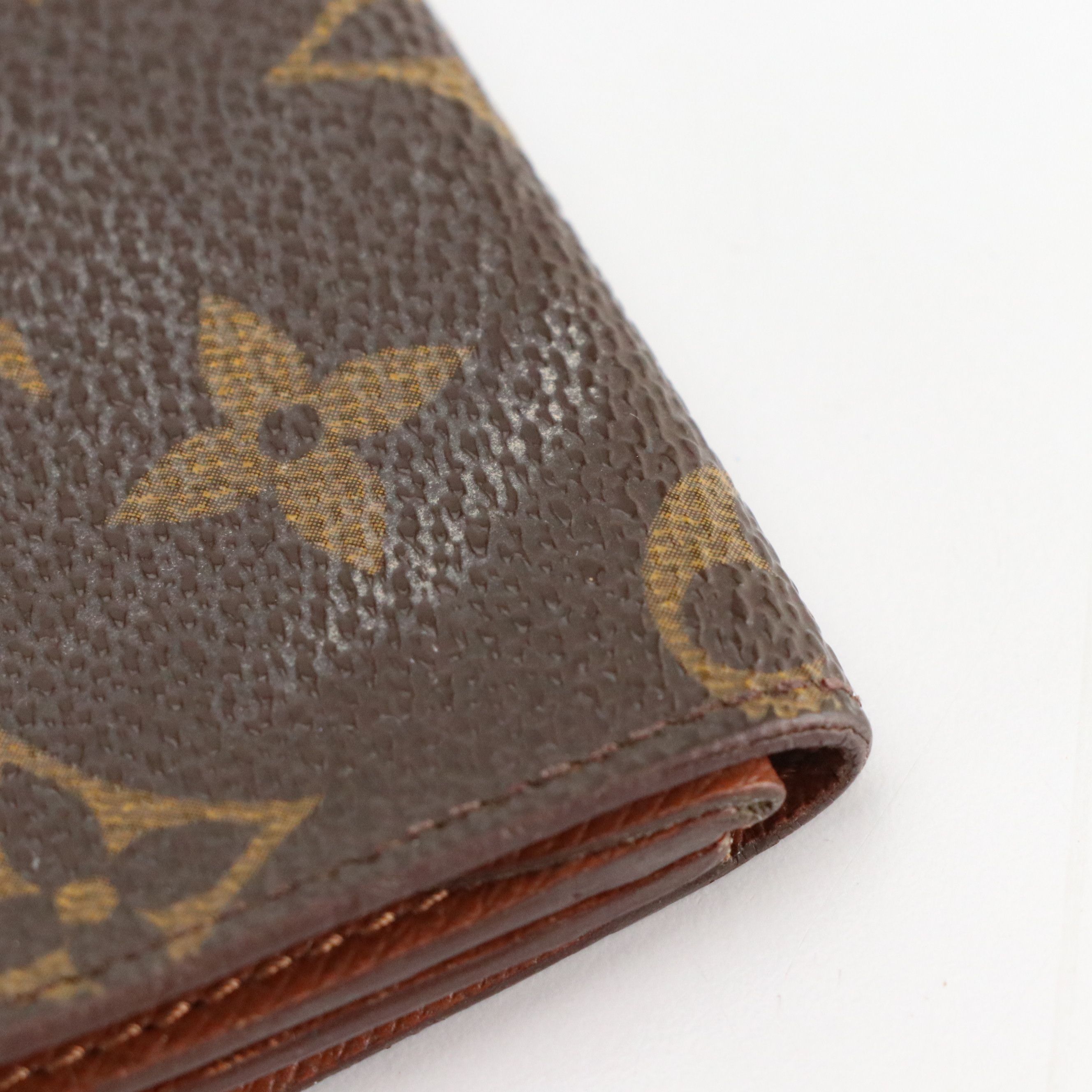 Louis Vuitton Porte-Monnaie Gousset in Monogram Canvas