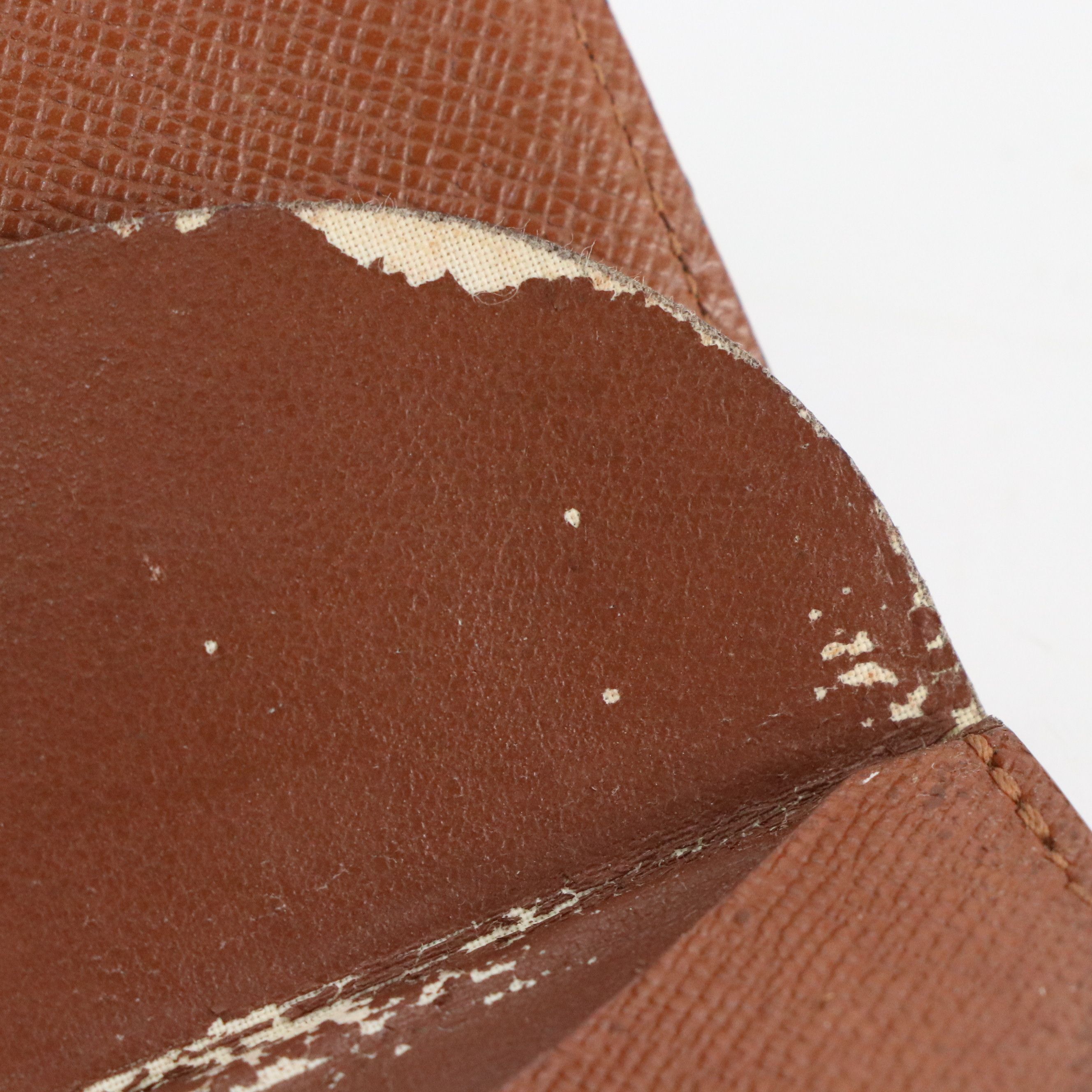Louis Vuitton Porte-Monnaie Gousset in Monogram Canvas