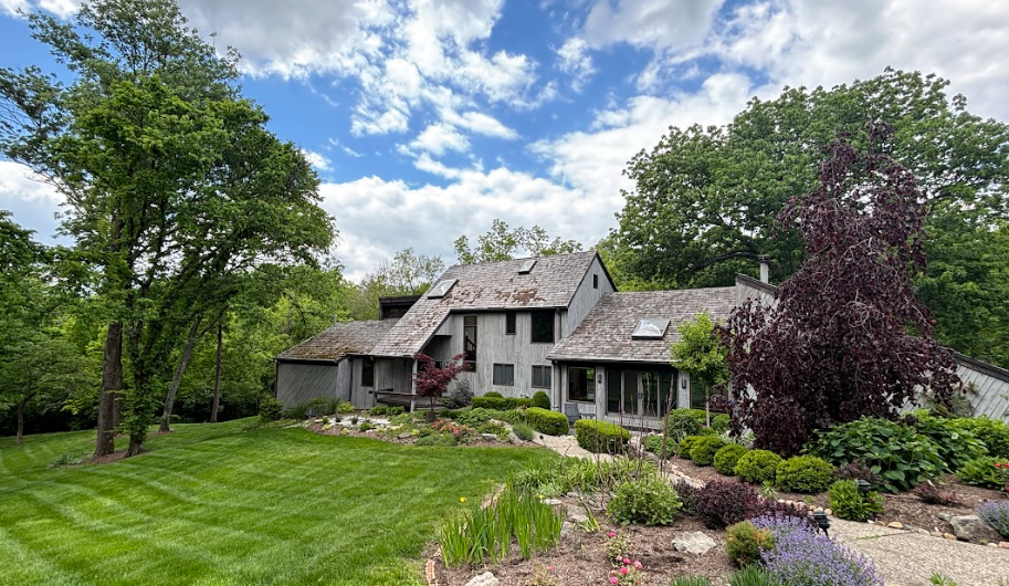 Aesthetic Anchors From An Indian Hill Estate: Exceptional Art, Pottery, Carpets & Decor