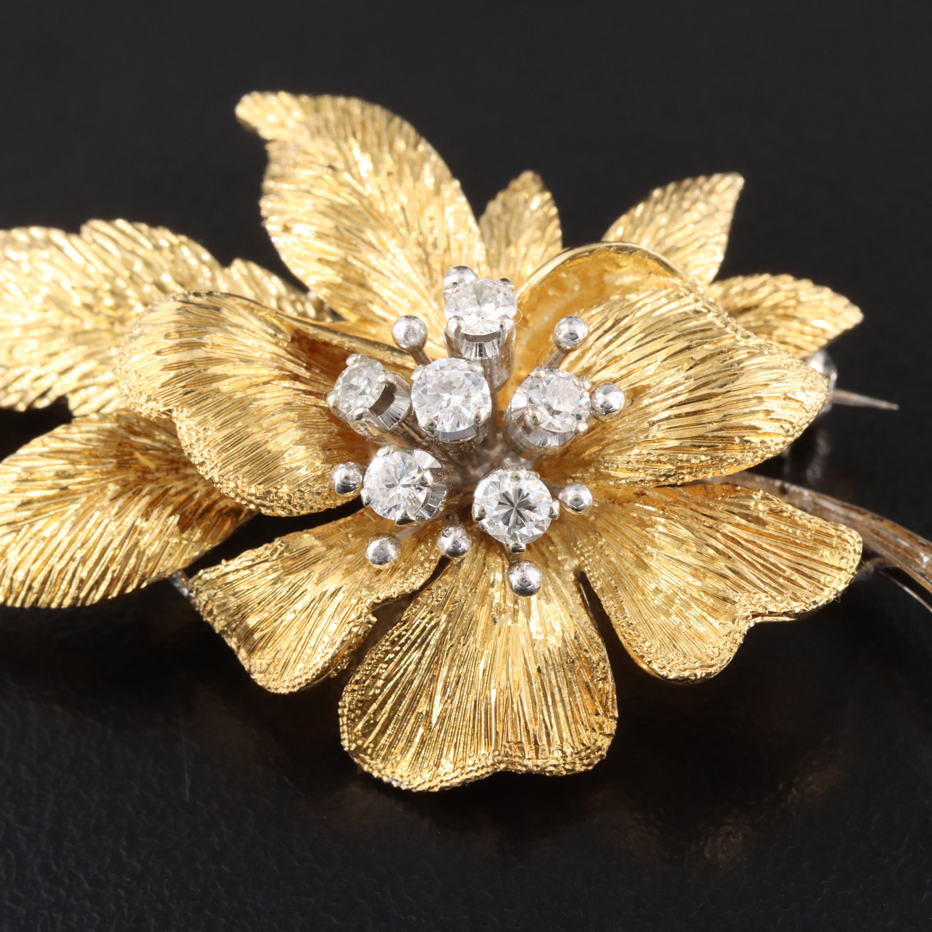 Vintage 18K 0.57 CTW Diamond Floral Brooch