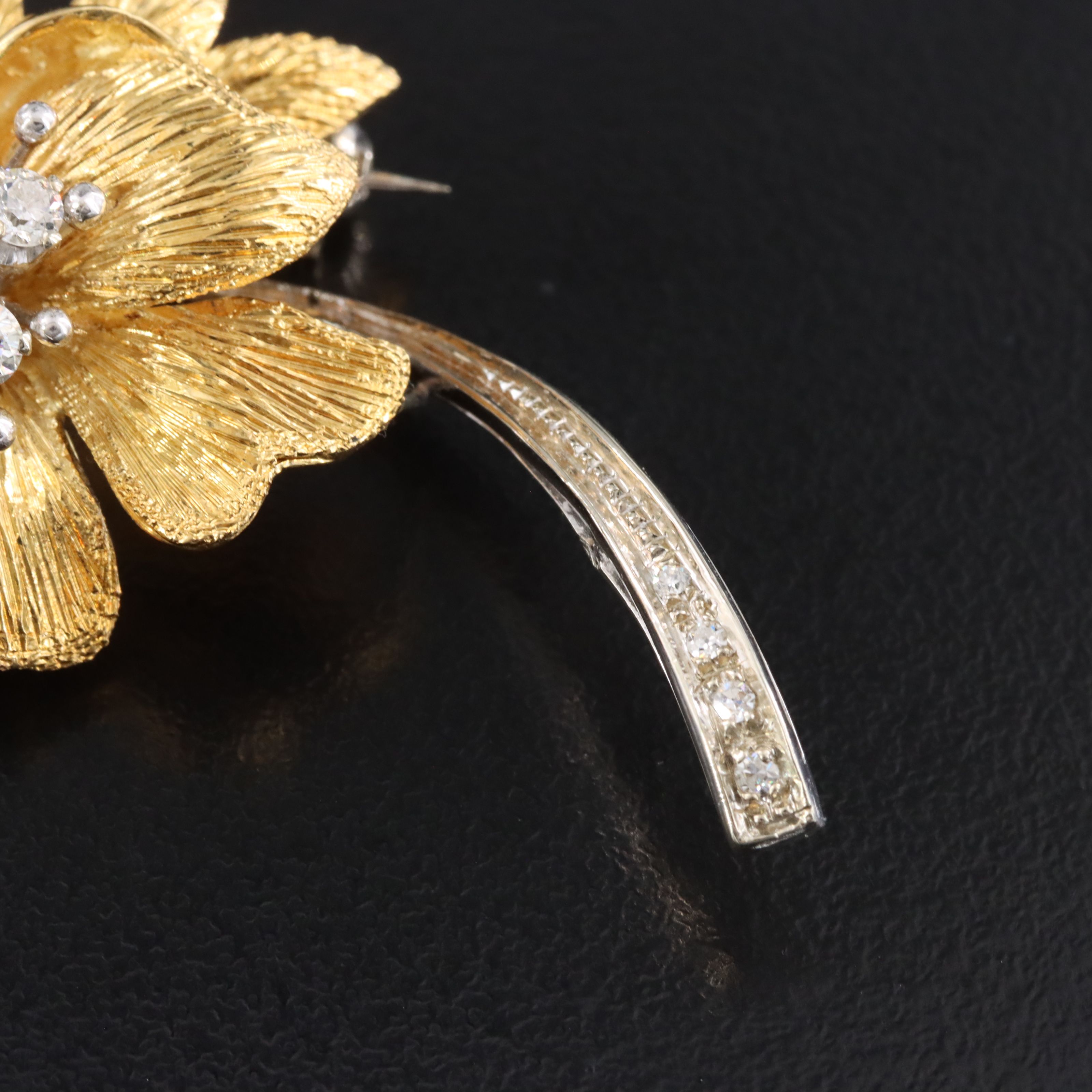 Vintage 18K 0.57 CTW Diamond Floral Brooch