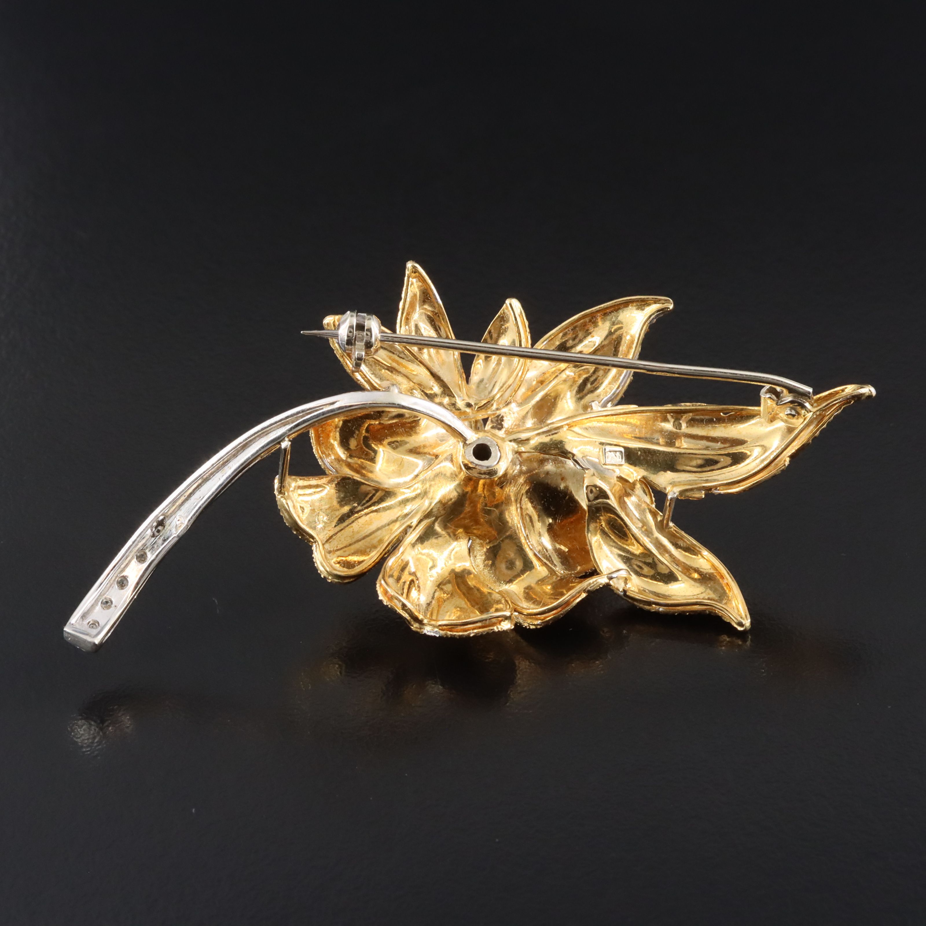 Vintage 18K 0.57 CTW Diamond Floral Brooch