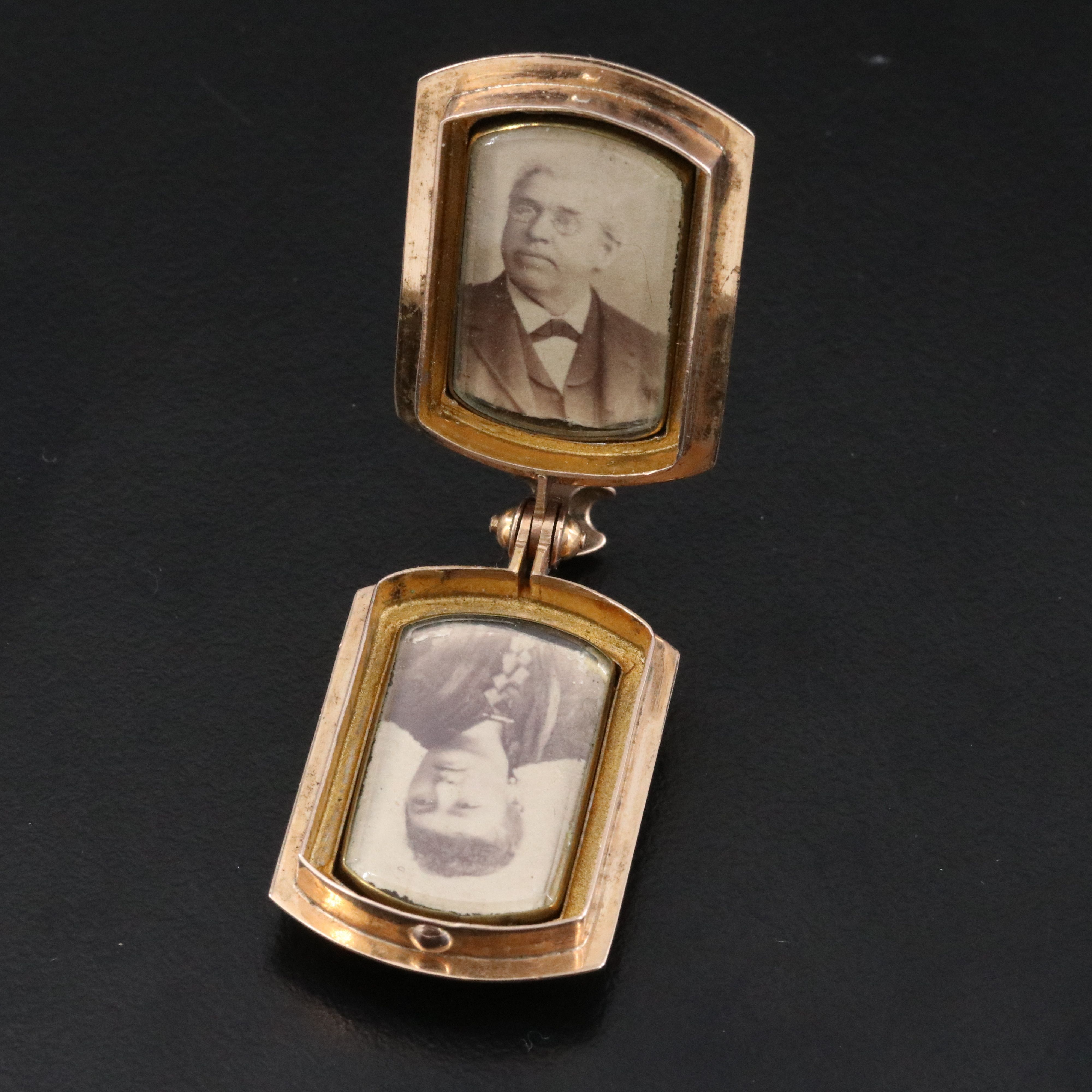 Victorian Green Onyx & Carnelian Reversible Photo Locket
