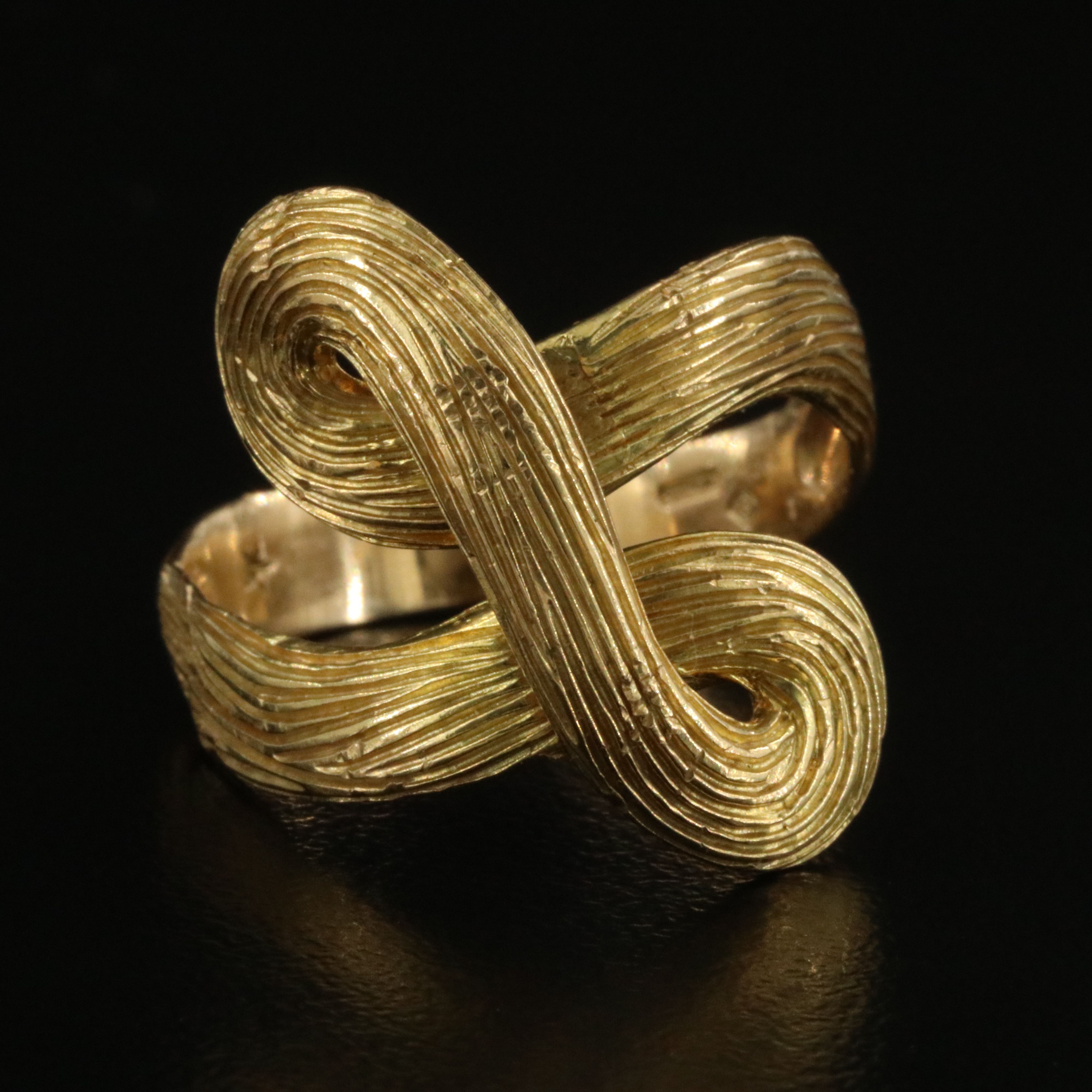 H Stern 18K Knot Ring