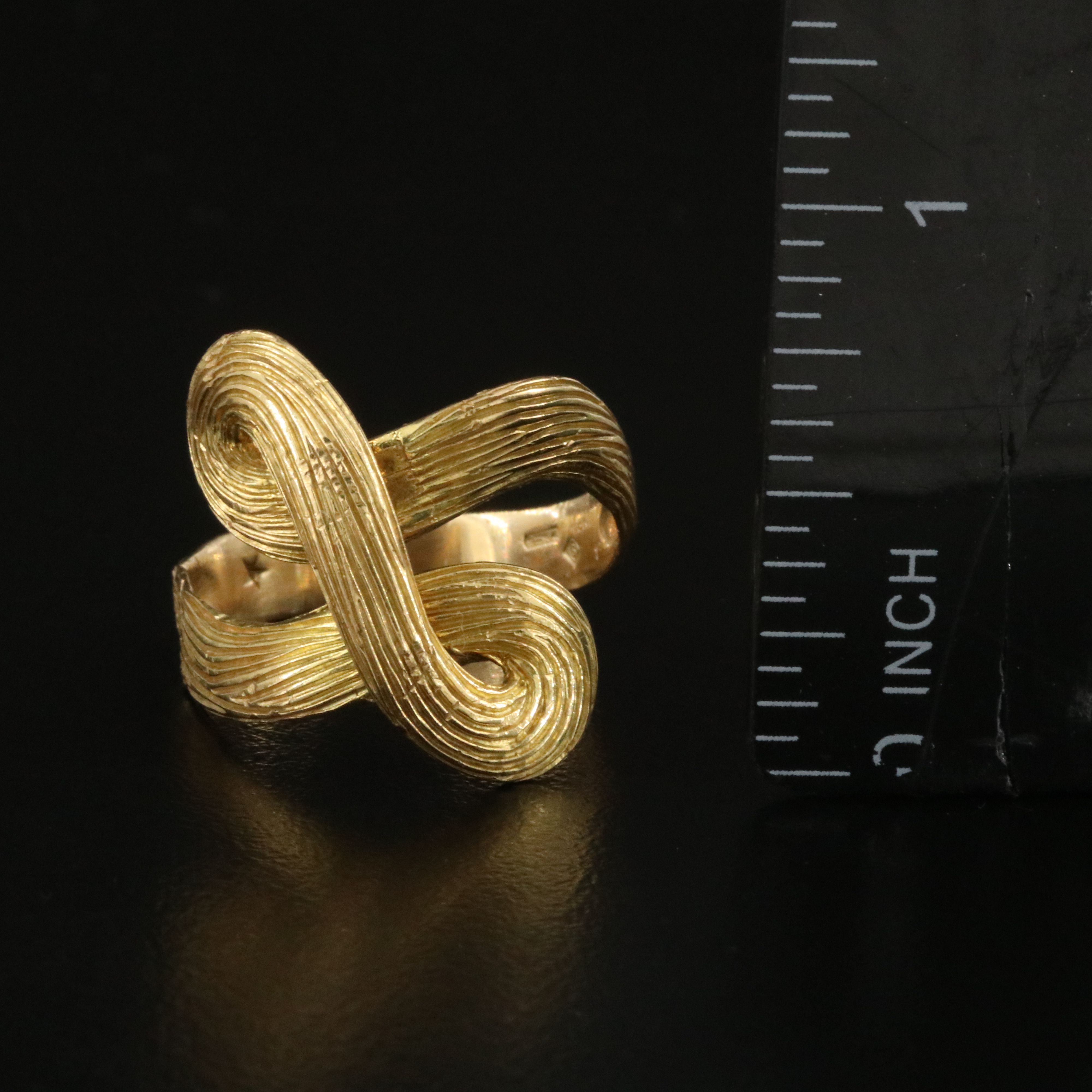 H Stern 18K Knot Ring