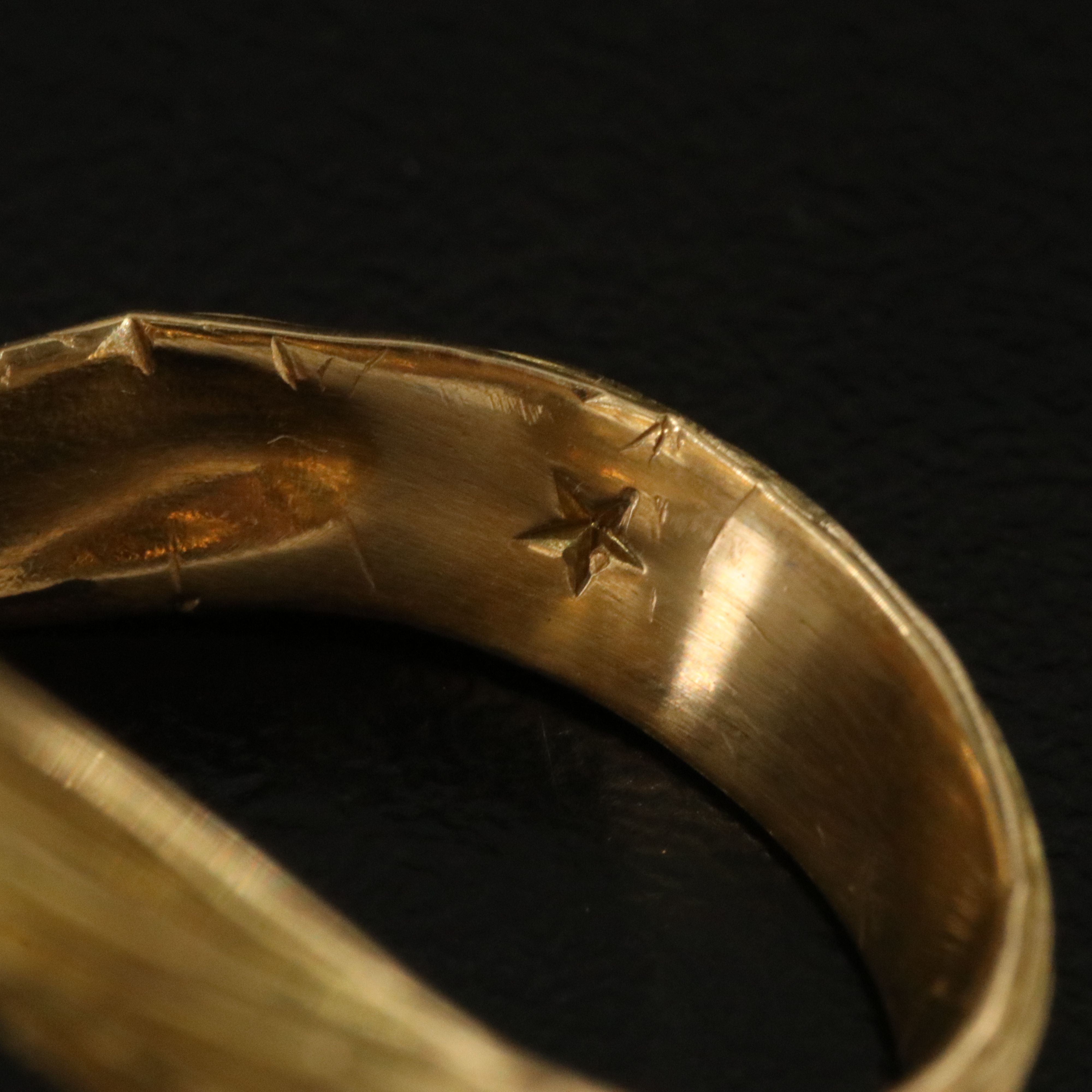 H Stern 18K Knot Ring