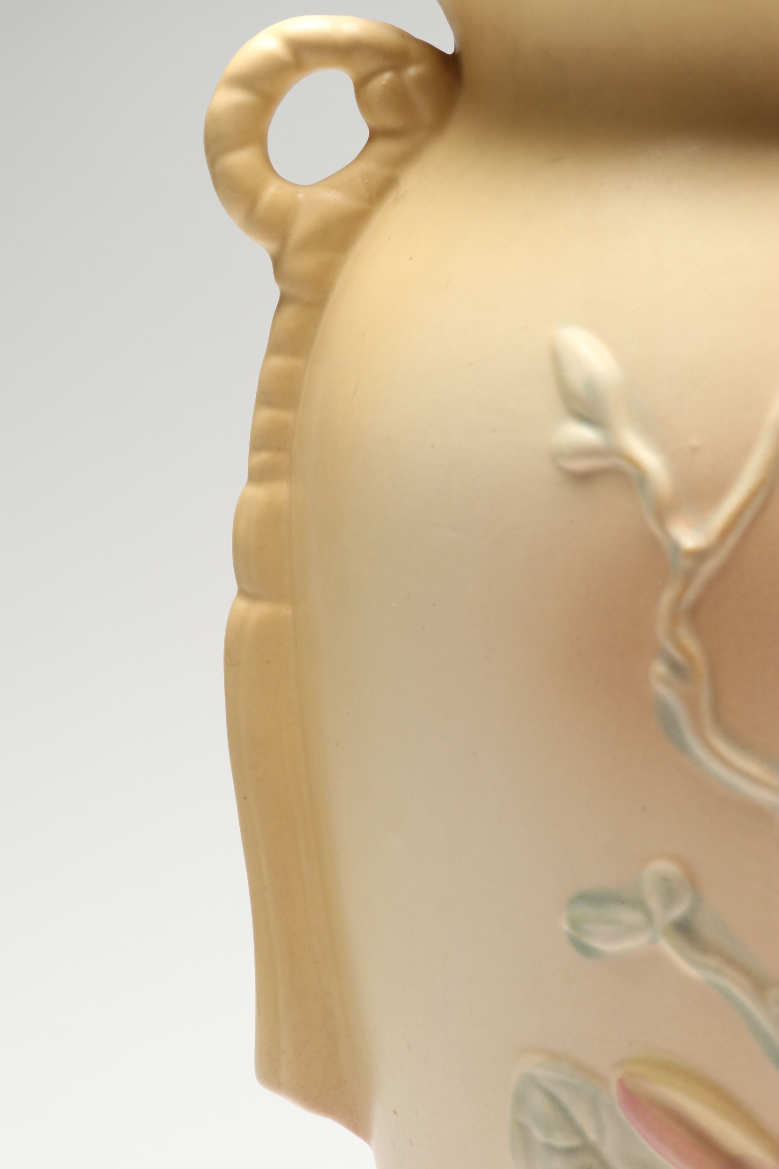 Hull Pottery "Magnolia" Ceramic Handled Vase, 1946-1947