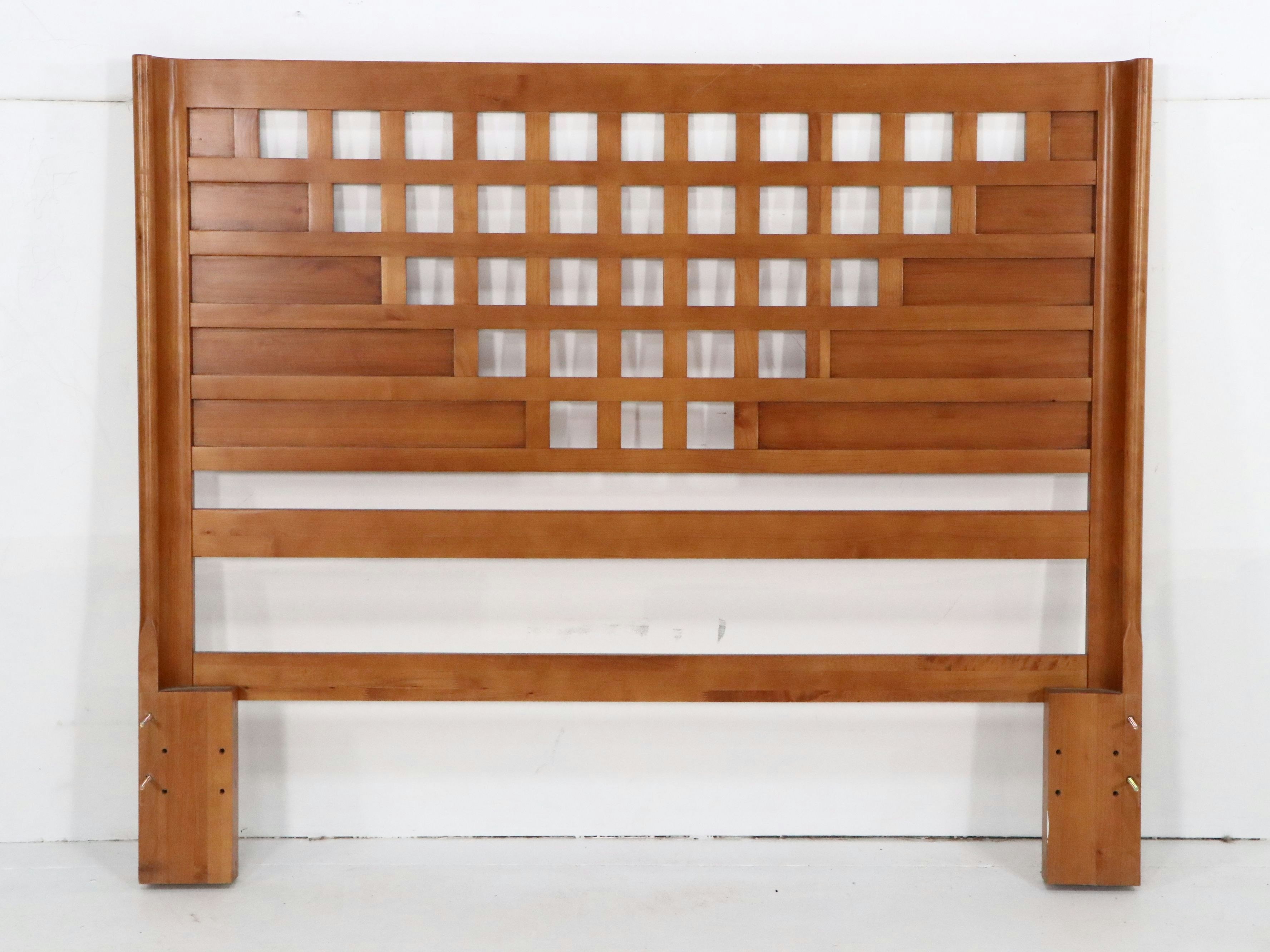 Kincaid Contemporary Cherry Finish Queen Size Lattice Bed Frame