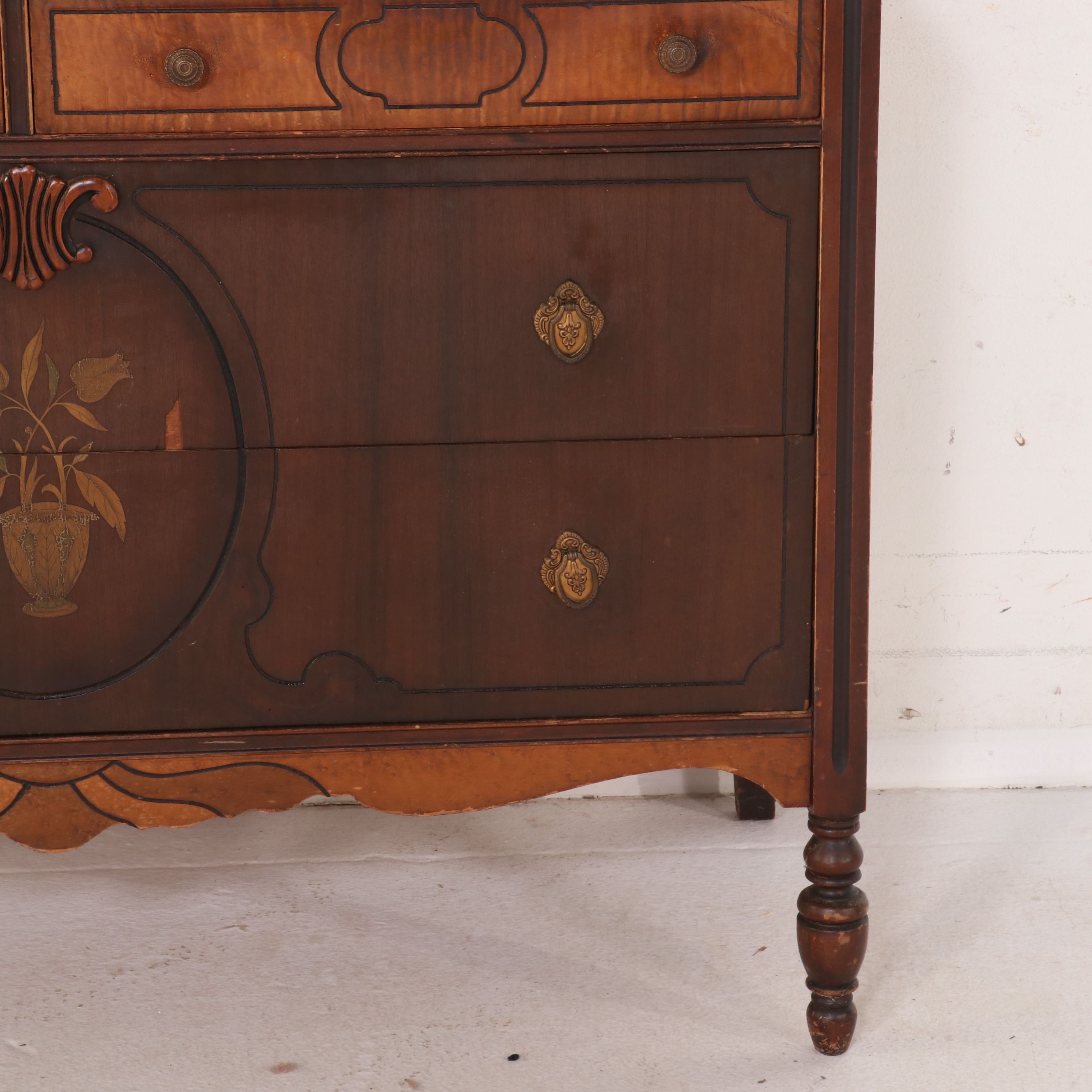 Sheraton Revival Inlaid Walnut Dresser with Mirror, Early 20th Century