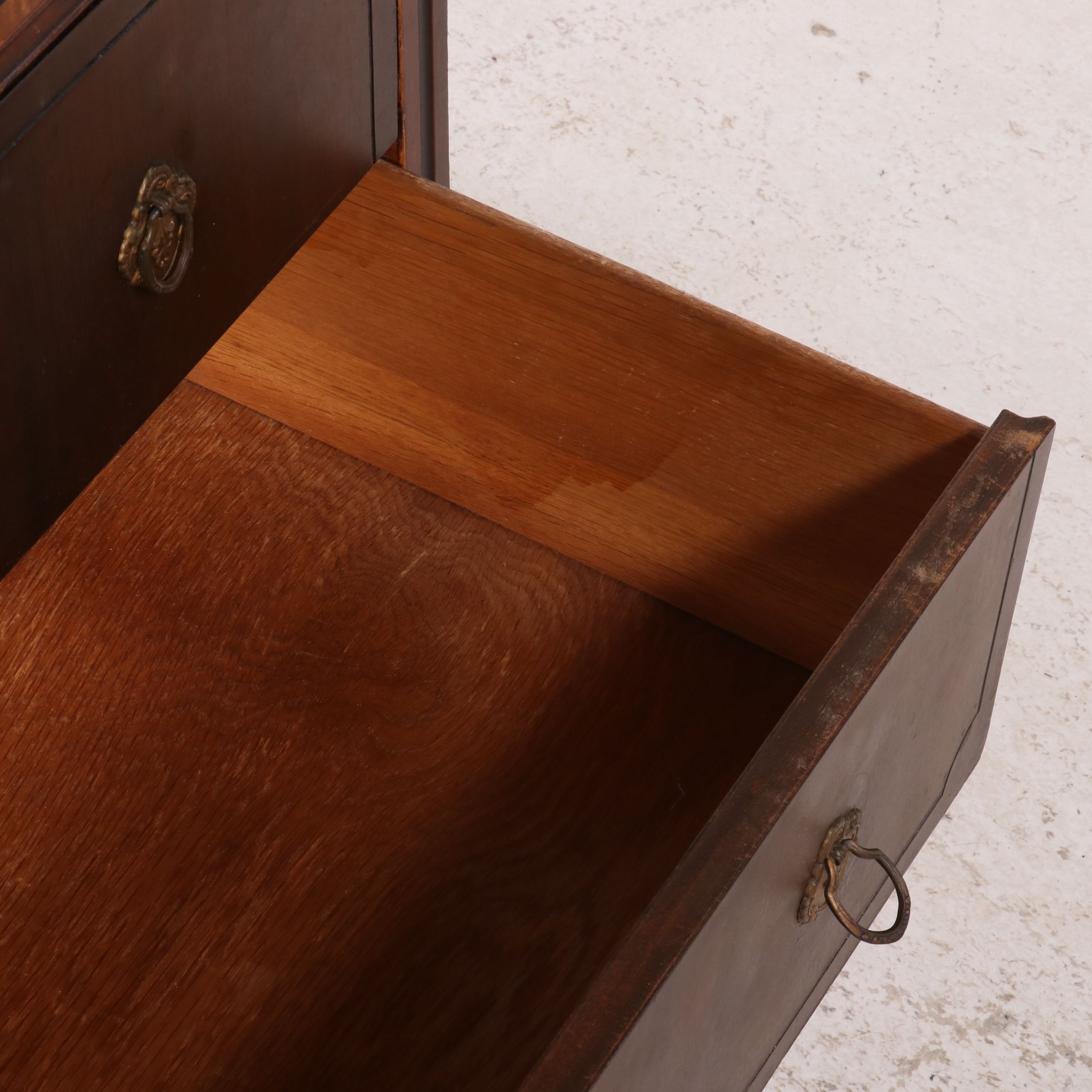 Sheraton Revival Inlaid Walnut Dresser with Mirror, Early 20th Century