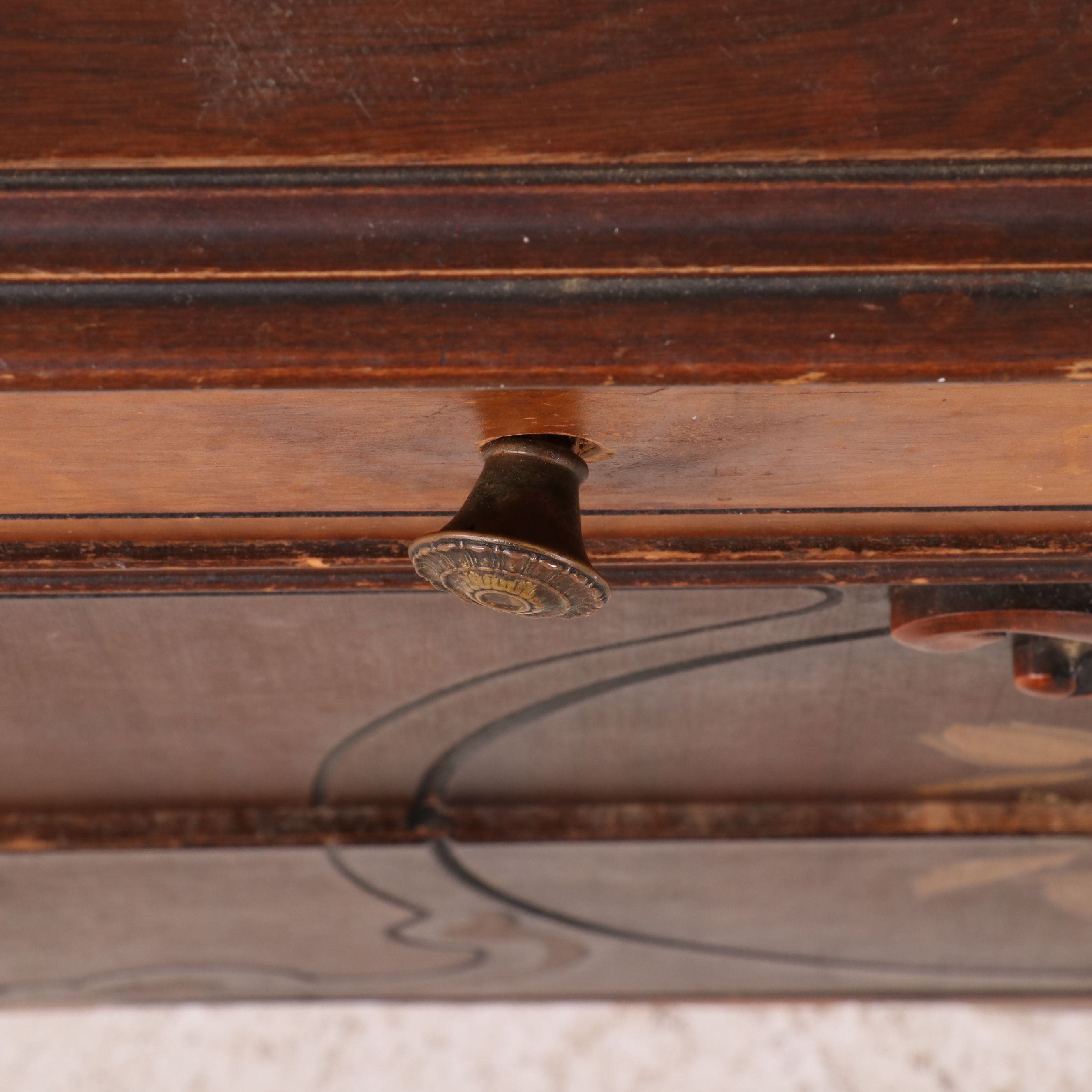 Sheraton Revival Inlaid Walnut Dresser with Mirror, Early 20th Century