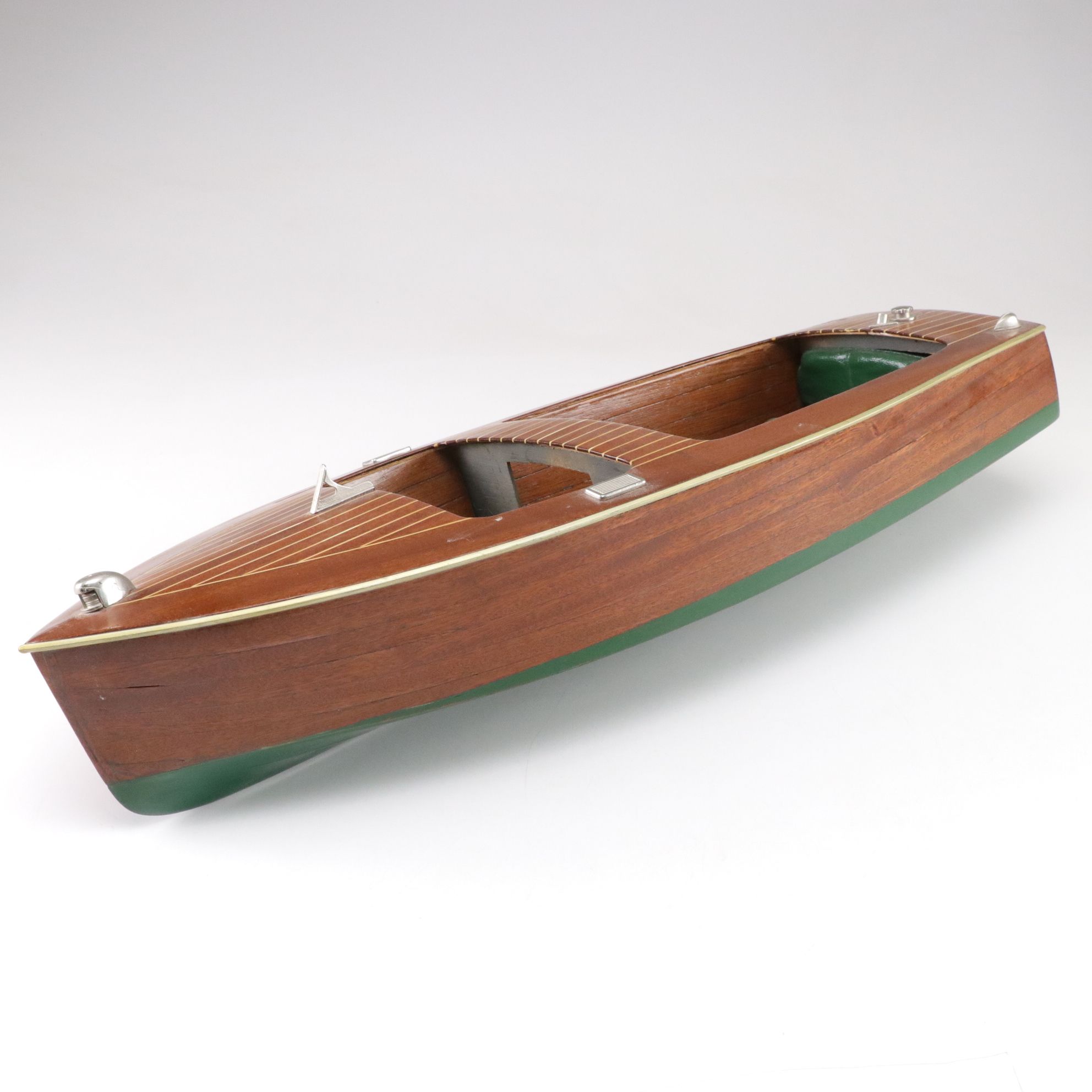 Battery Powered Speedboat Model with Other Boat Models