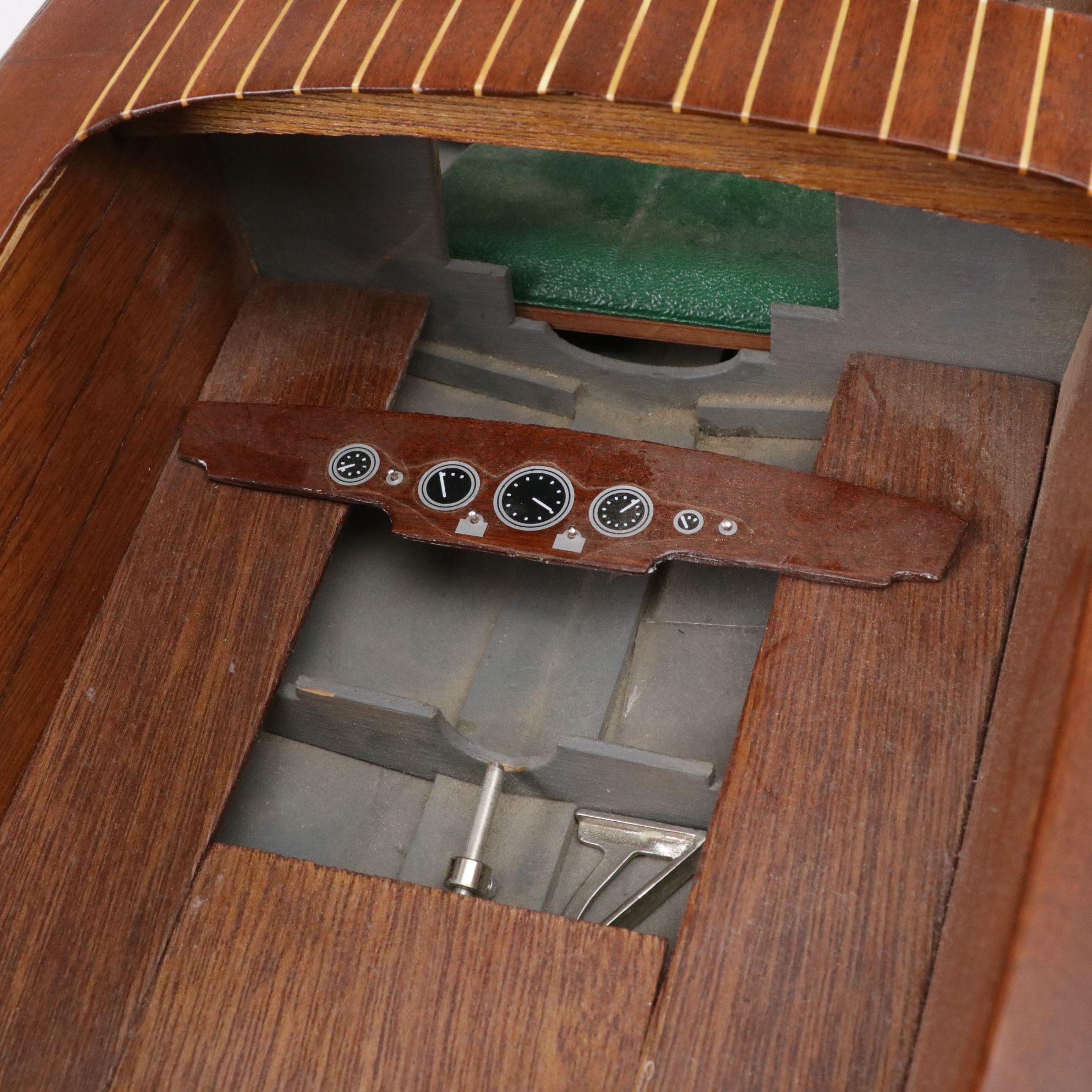 Battery Powered Speedboat Model with Other Boat Models
