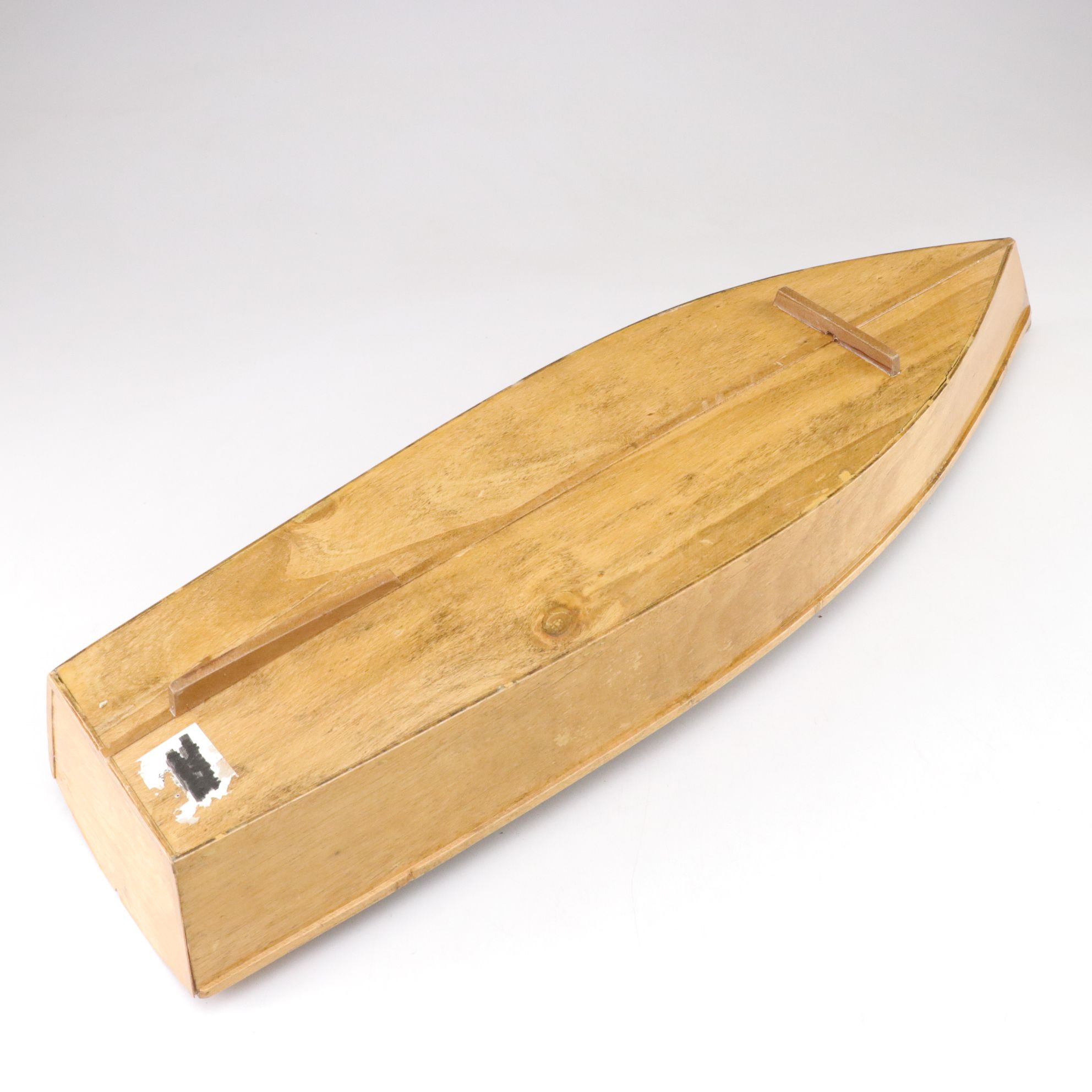 Battery Powered Speedboat Model with Other Boat Models