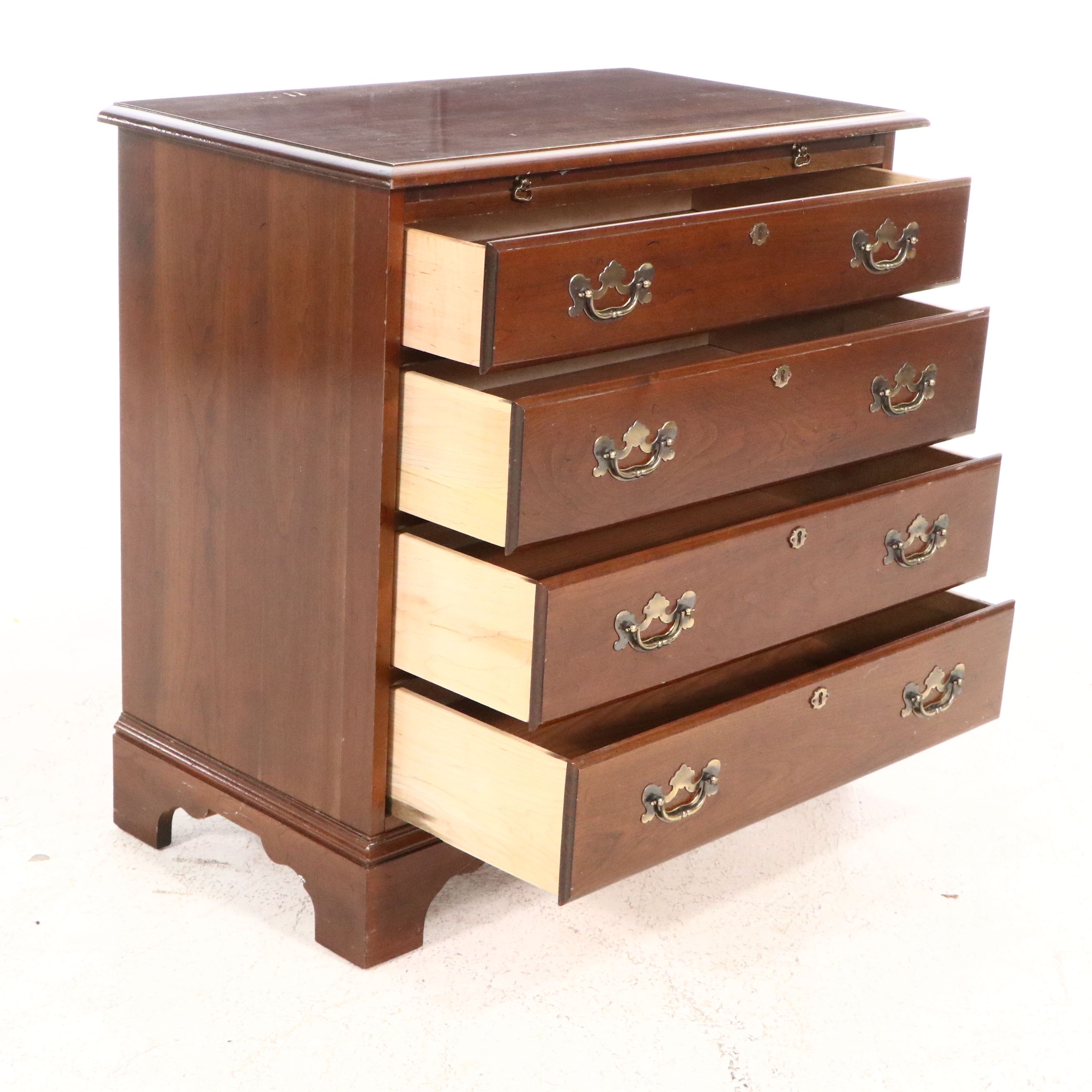Chippendale Style Mahogany Bachelor's Chest of Drawers, Late 20th Century