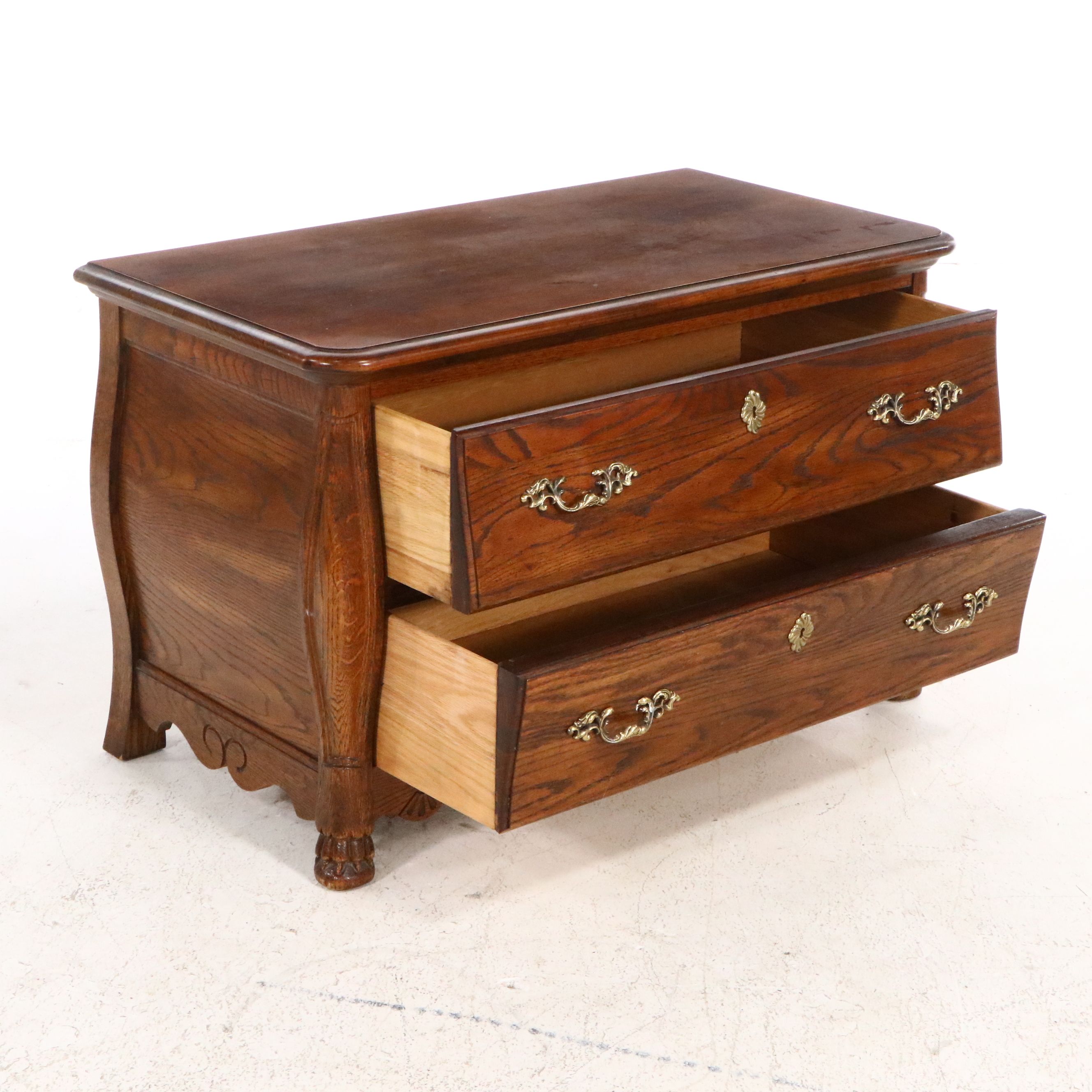 Hickory Furniture French Provincial Style Oak Cedar Chest, Late 20th Century