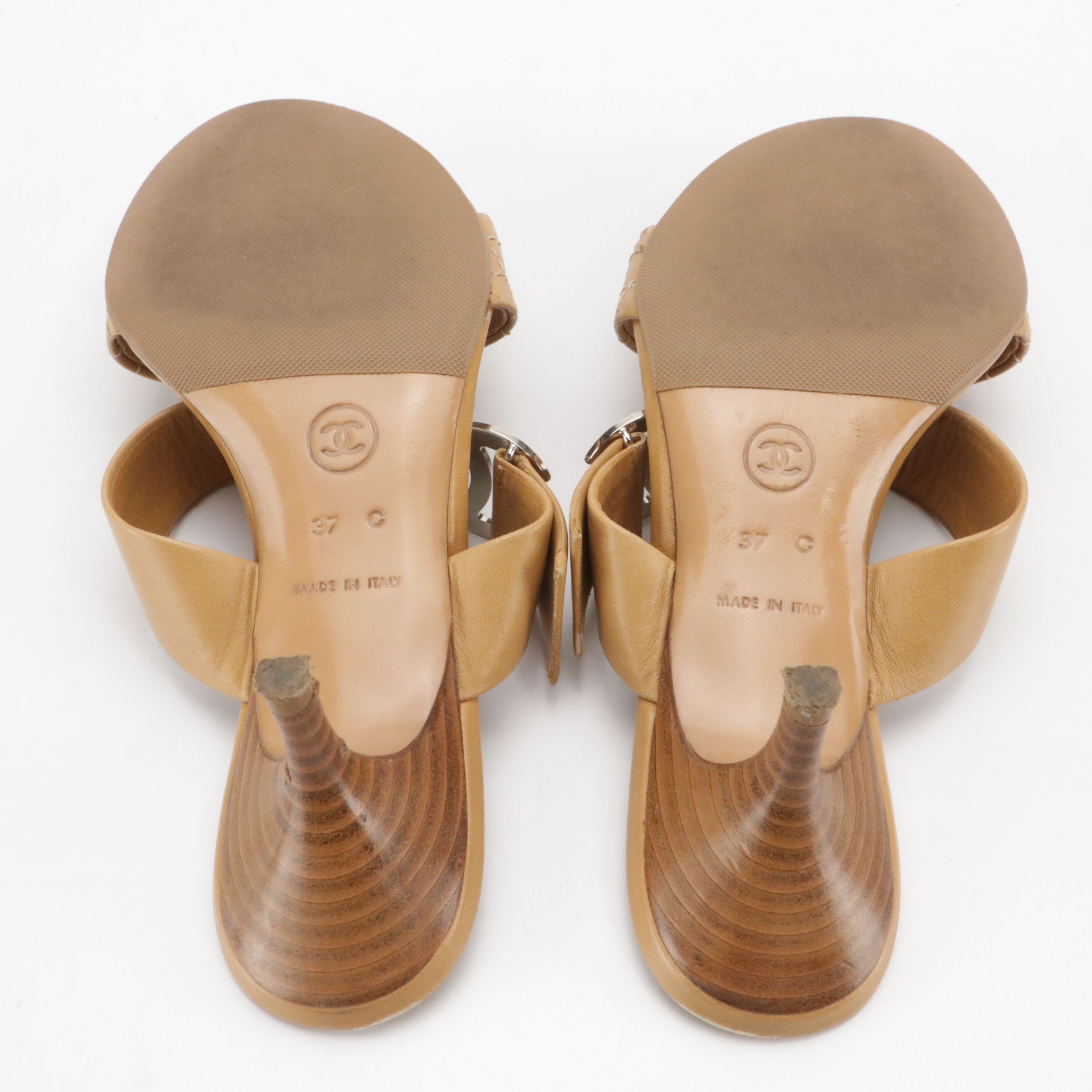 Chanel CC Kitten Heel Leather Sandals with Contrast Stitching and Box
