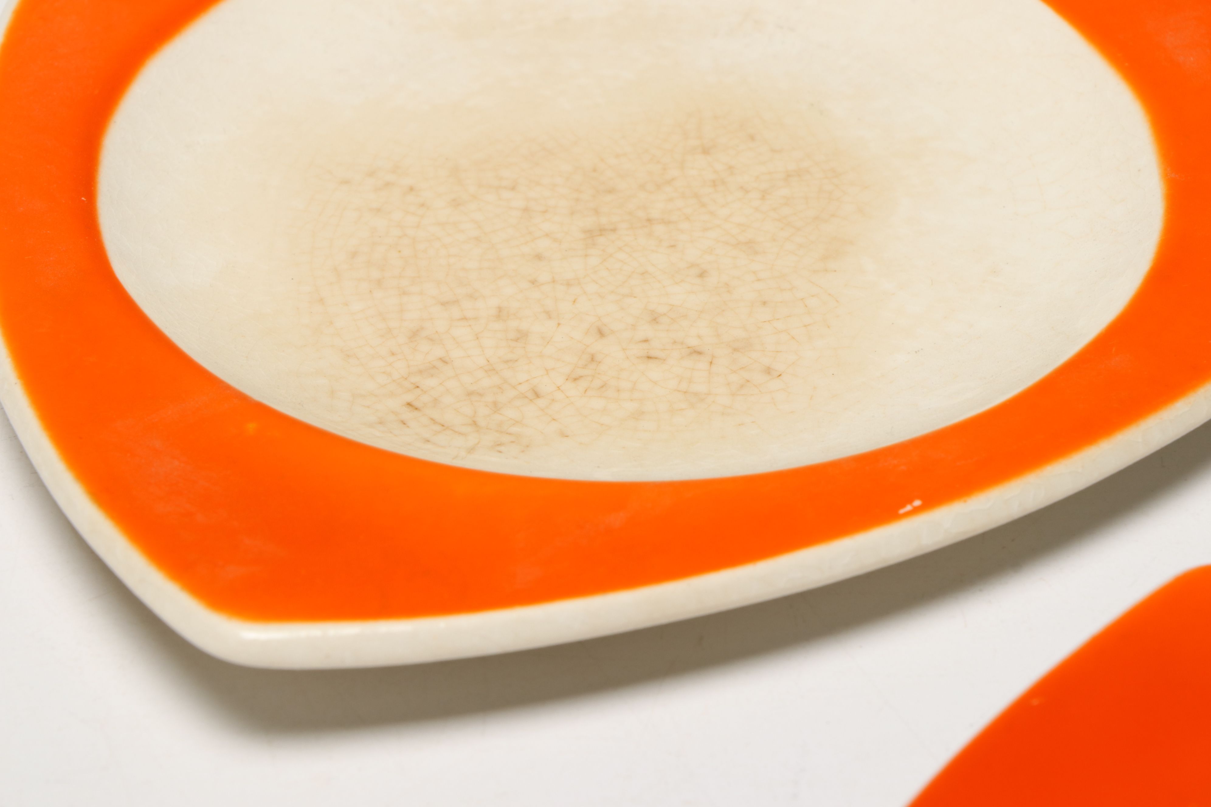 Salem "Tricorne" Ceramic Plates and Nut Bowls with "Streamline" Cups