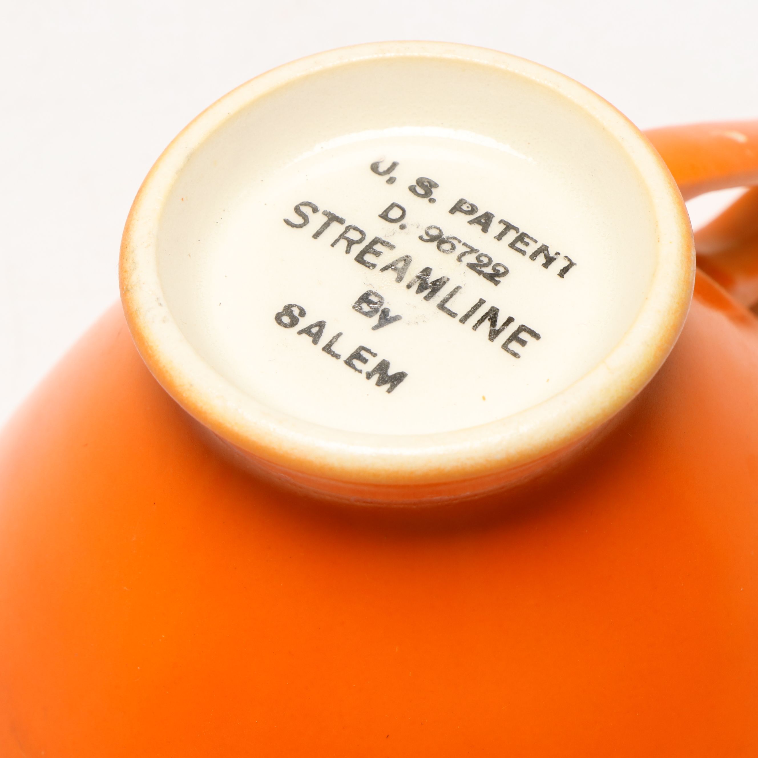 Salem "Tricorne" Ceramic Plates and Nut Bowls with "Streamline" Cups
