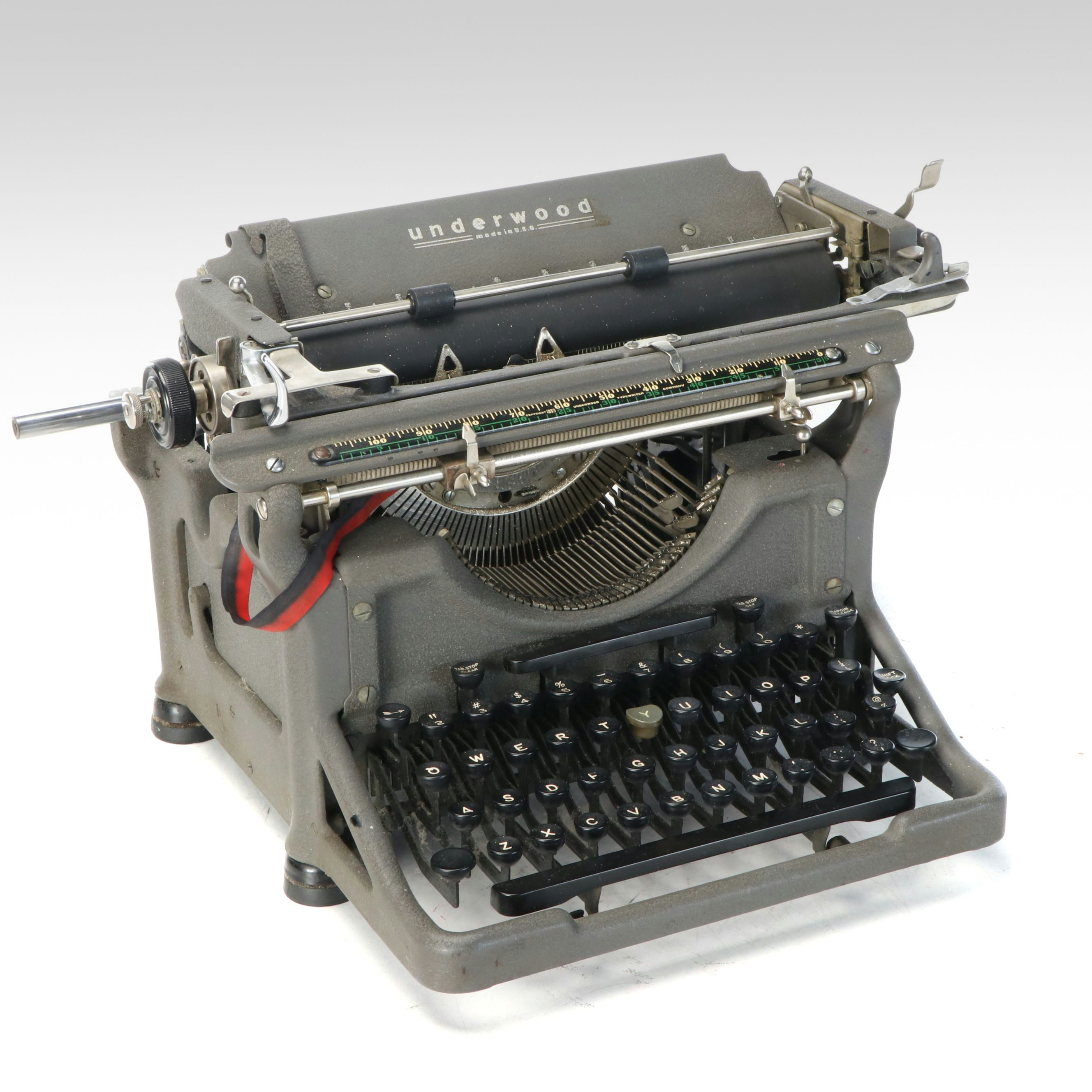 Underwood Finger Flite Champion Typewriter