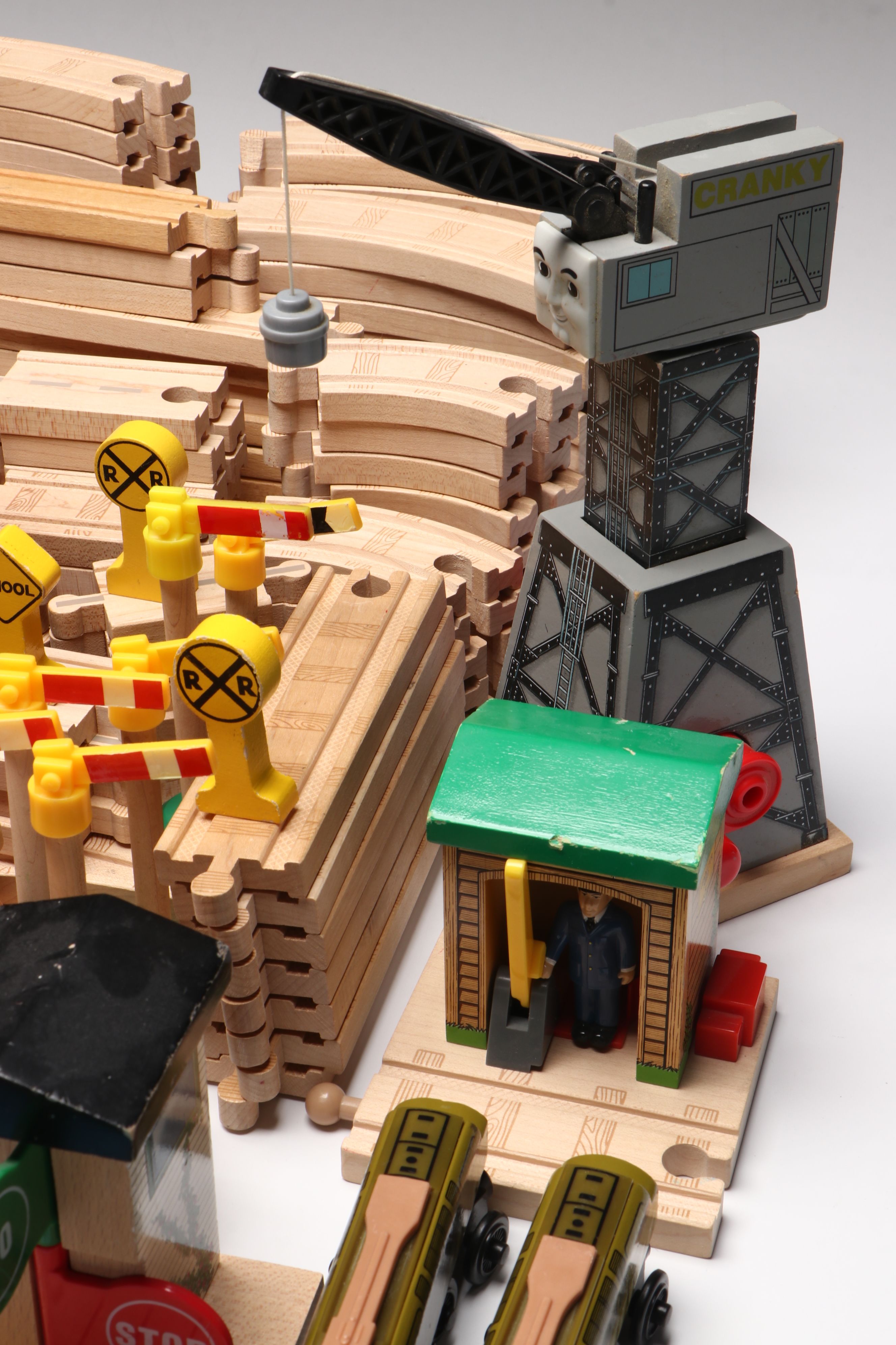 "Thomas the Tank Engine & Friends" with Wooden Tracks and Other Accessories