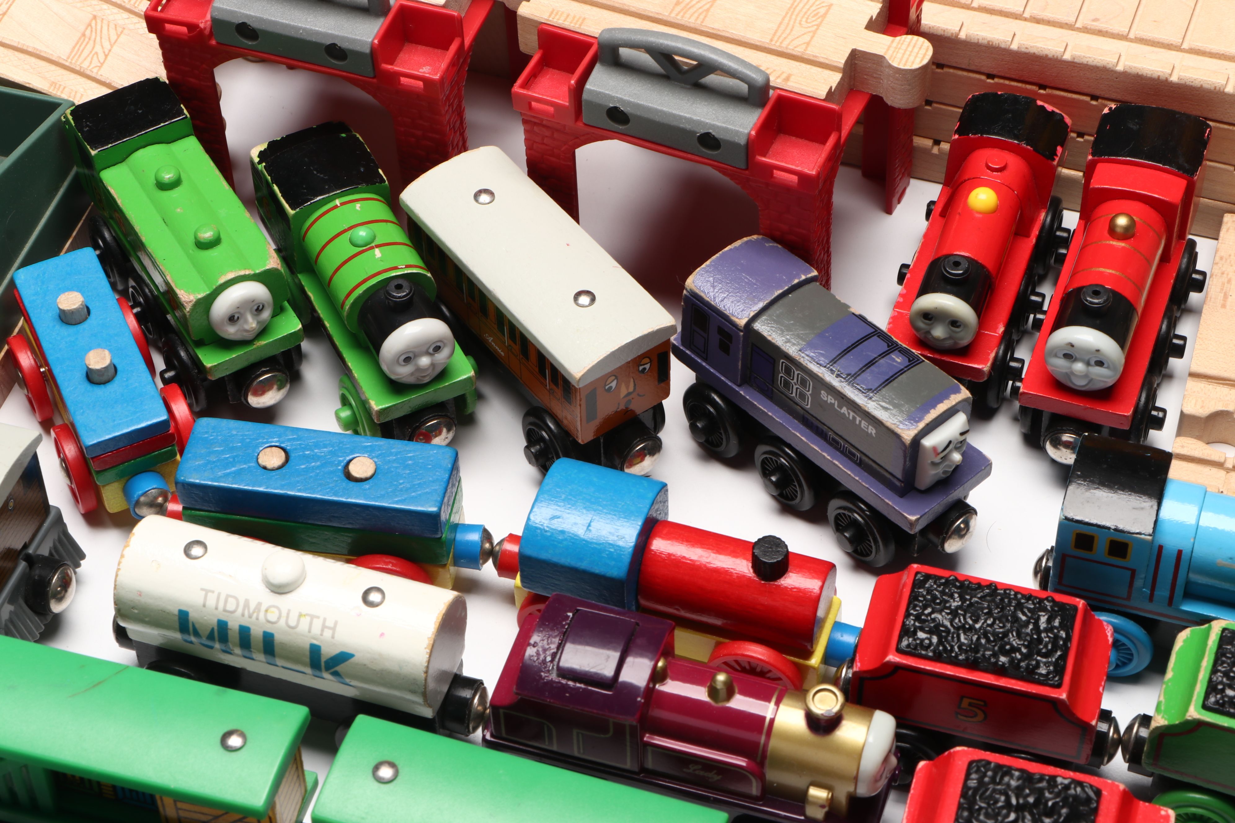 "Thomas the Tank Engine & Friends" with Wooden Tracks and Other Accessories