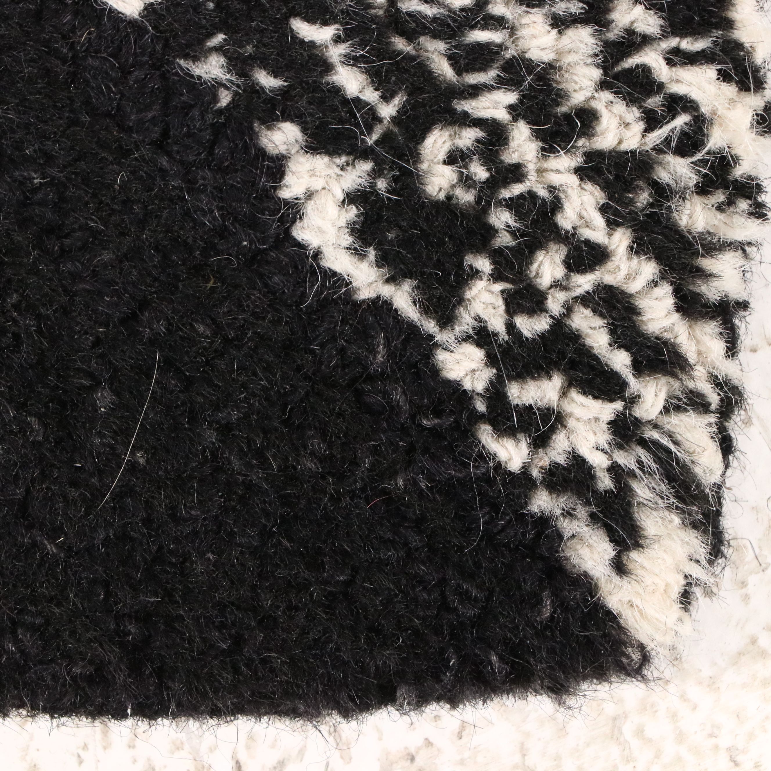 3'7 x 5'7 Power Loomed Kaleen "Montage" Black and White Area Rug