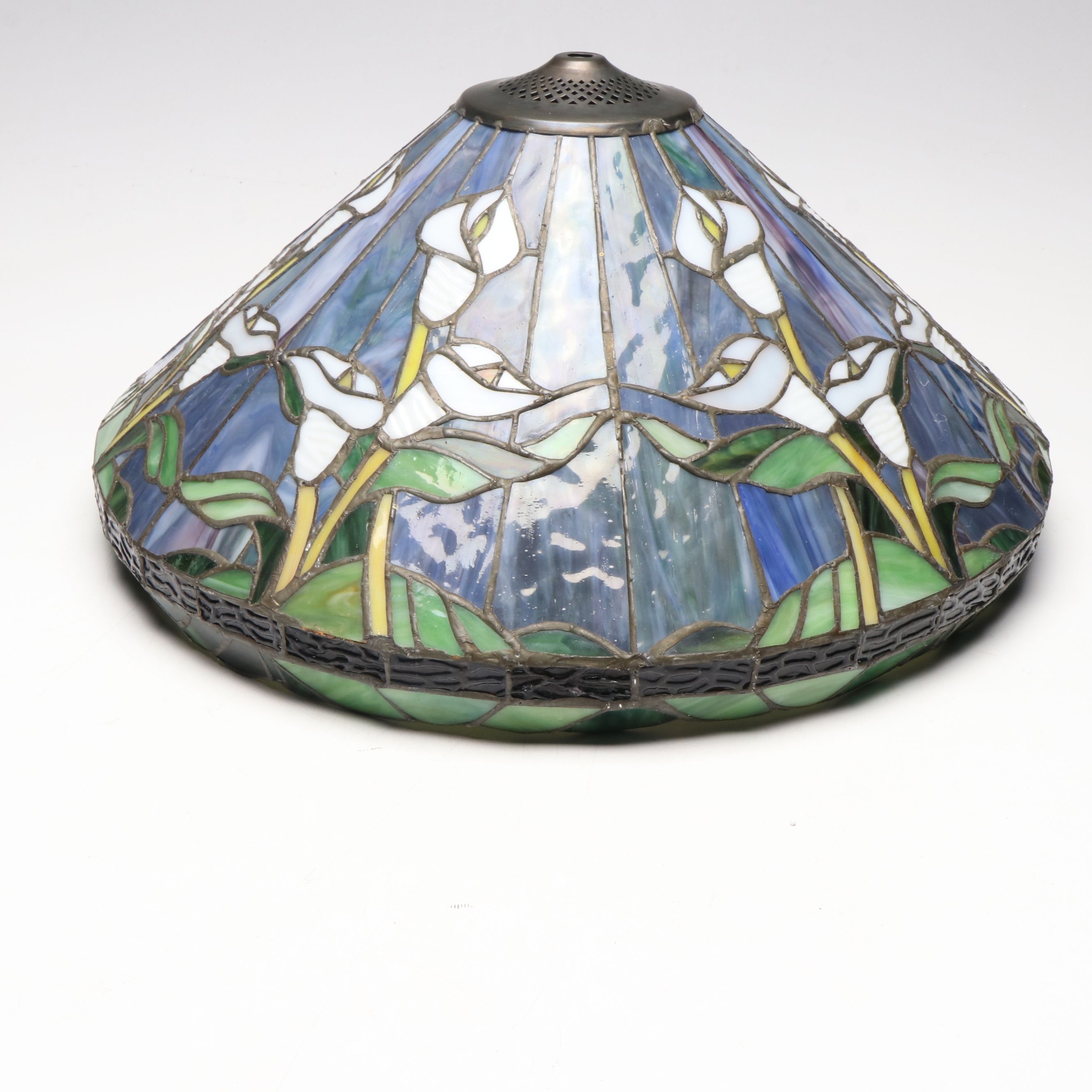 Art Nouveau Style Table Lamp with Calla Lilies Slag Glass Shade
