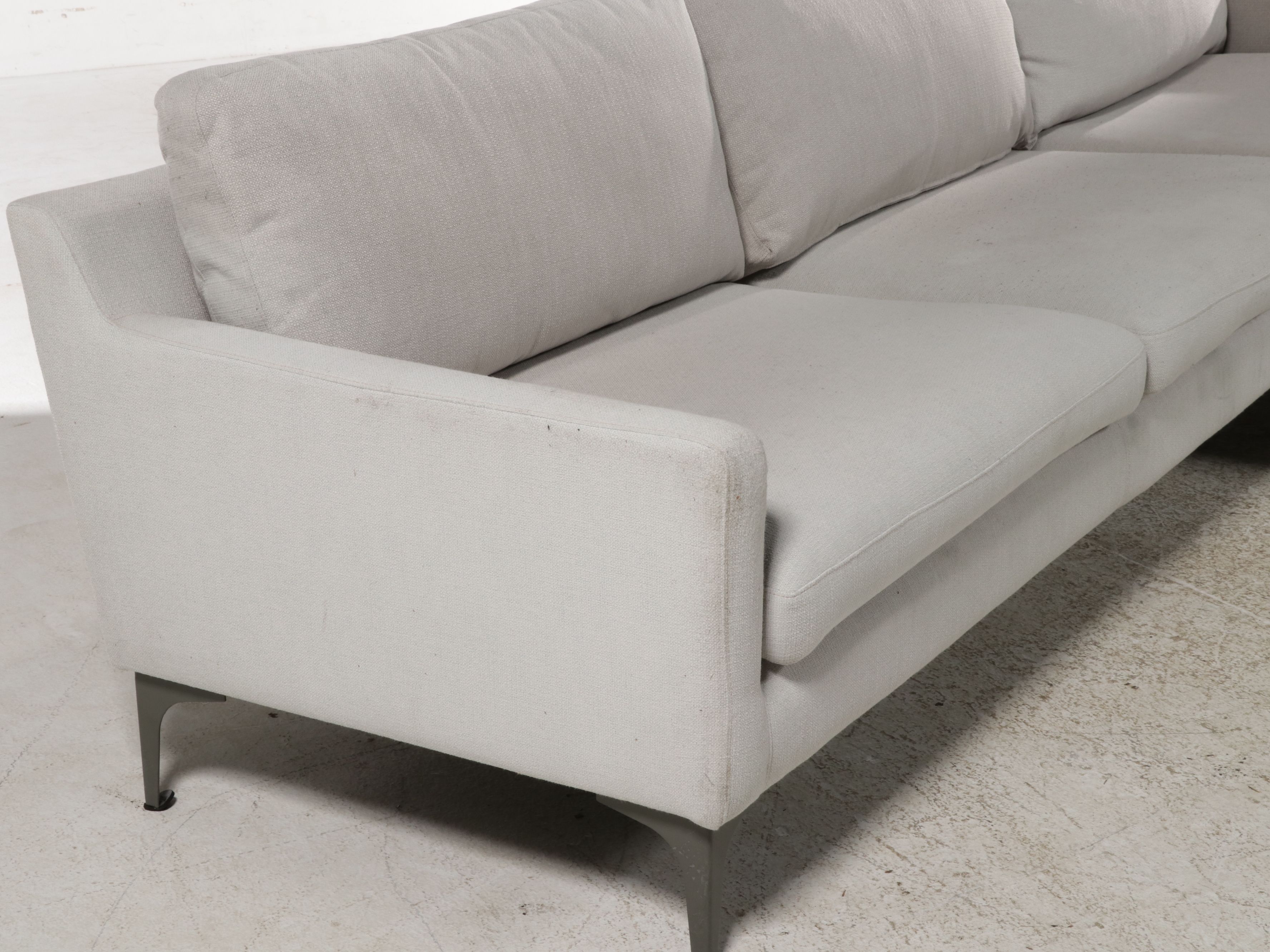 Modern Two-Piece Left-Arm Facing Chaise Sectional Sofa, 21st Century