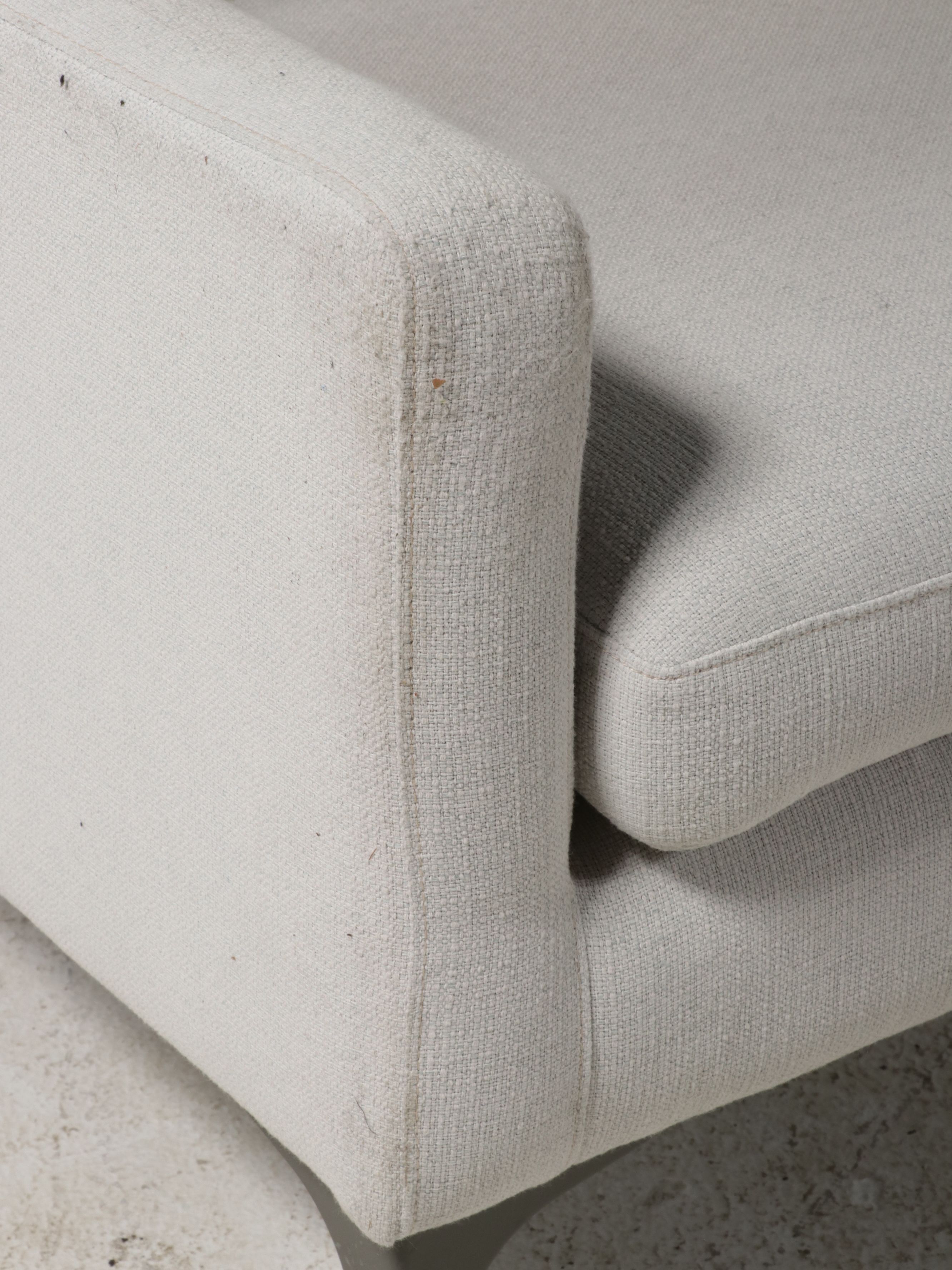 Modern Two-Piece Left-Arm Facing Chaise Sectional Sofa, 21st Century