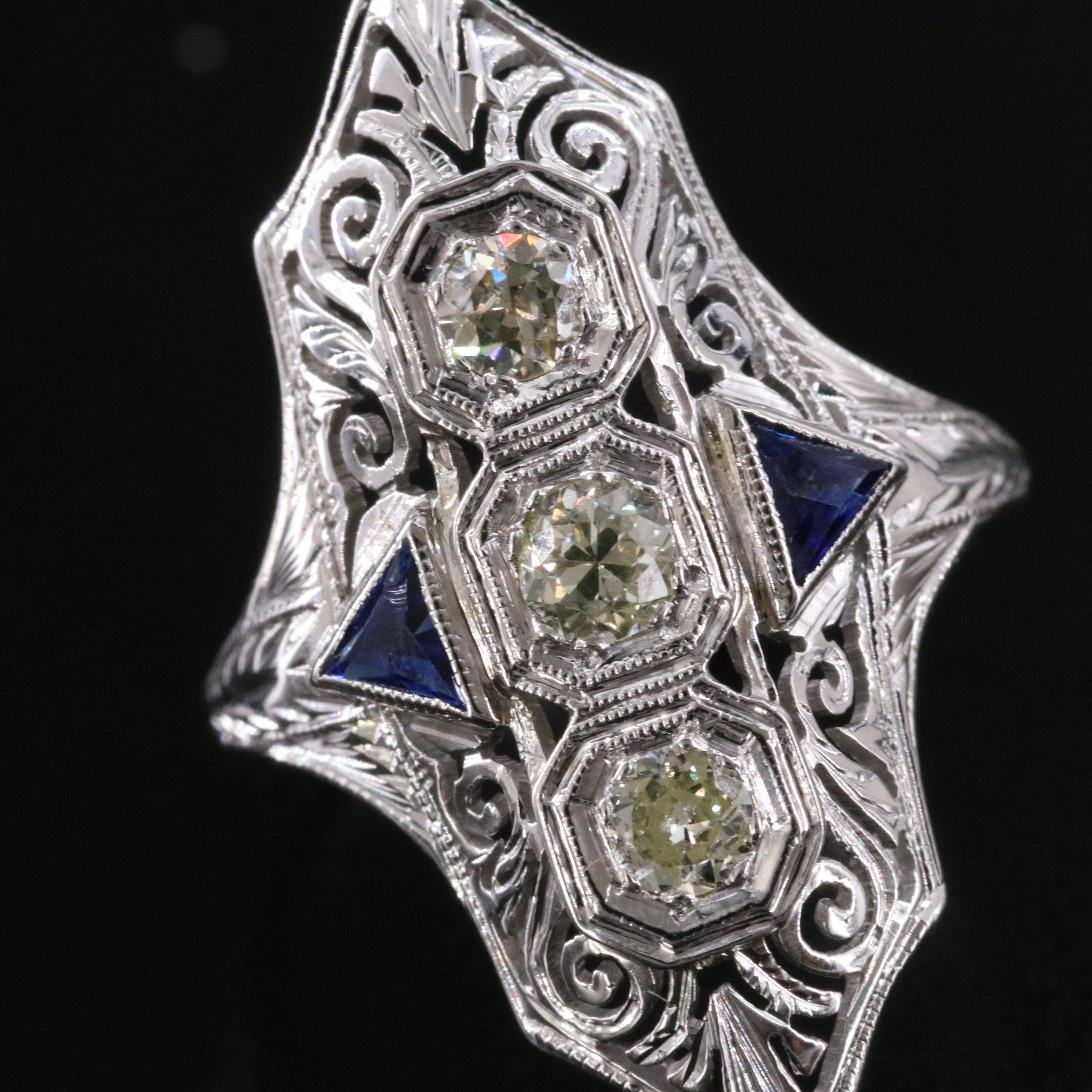 Vintage 18K 0.23 CTW Diamond and Ring