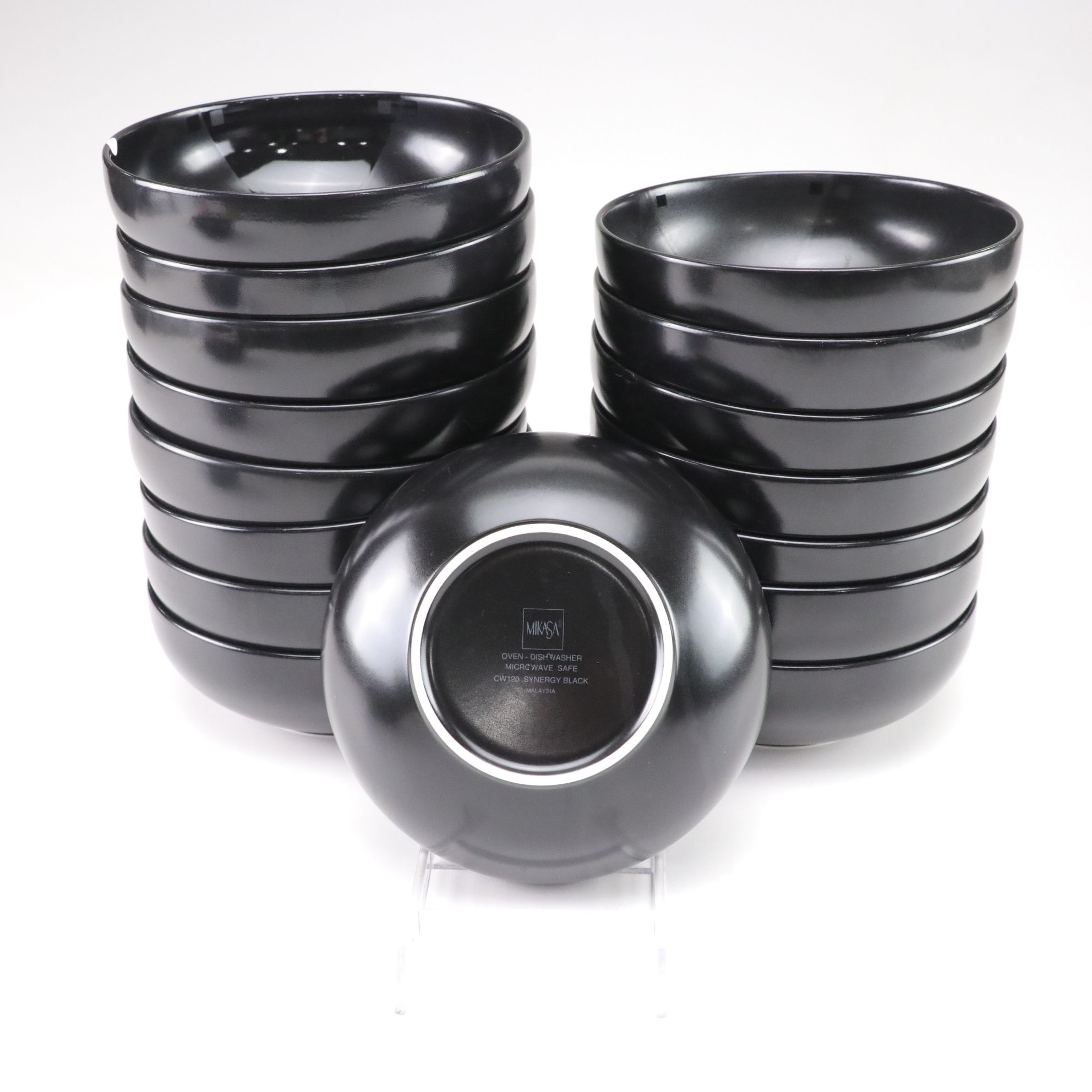 Nautica Arctic Nights Tableware Set with Glossy Geometric Designs