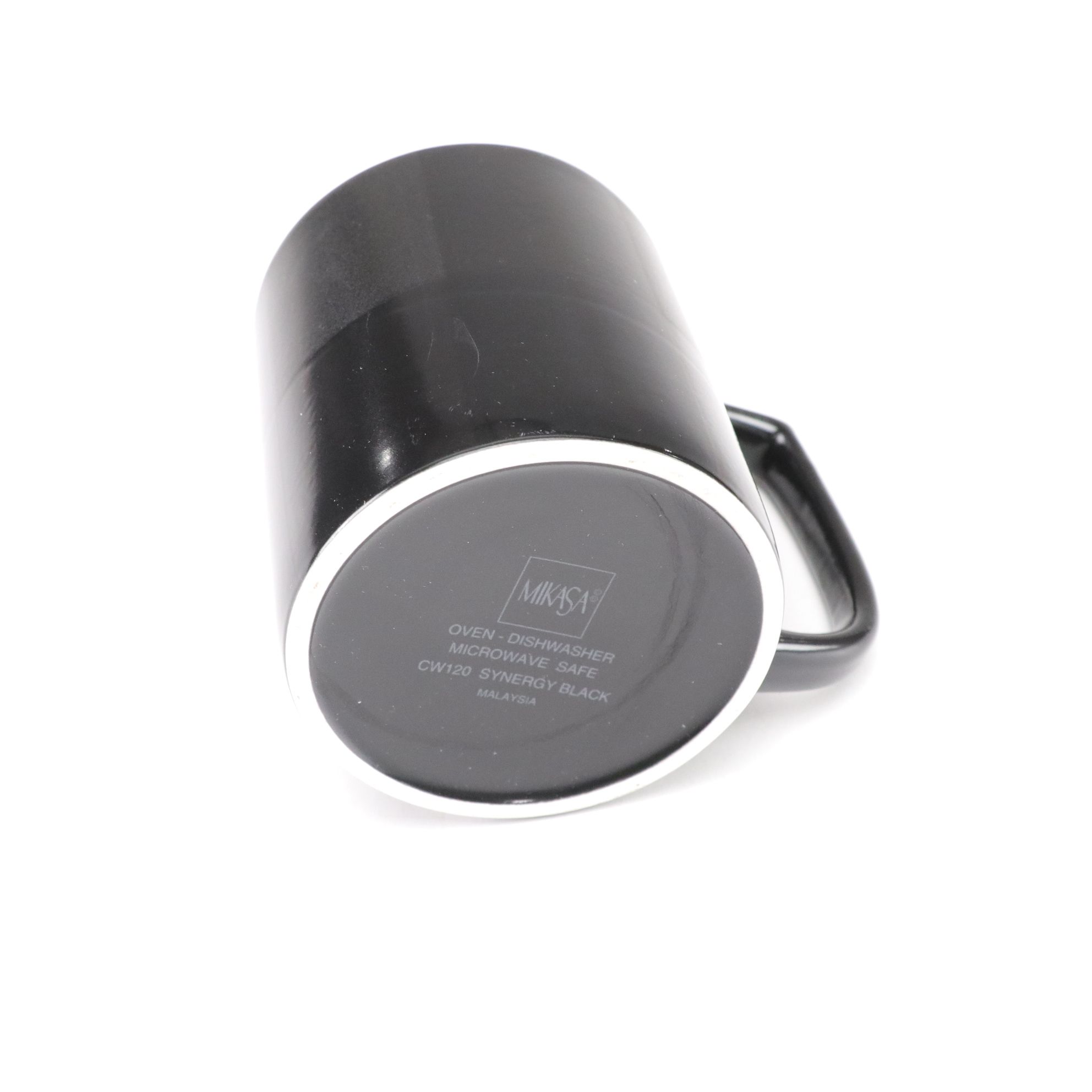 Nautica Arctic Nights Tableware Set with Glossy Geometric Designs