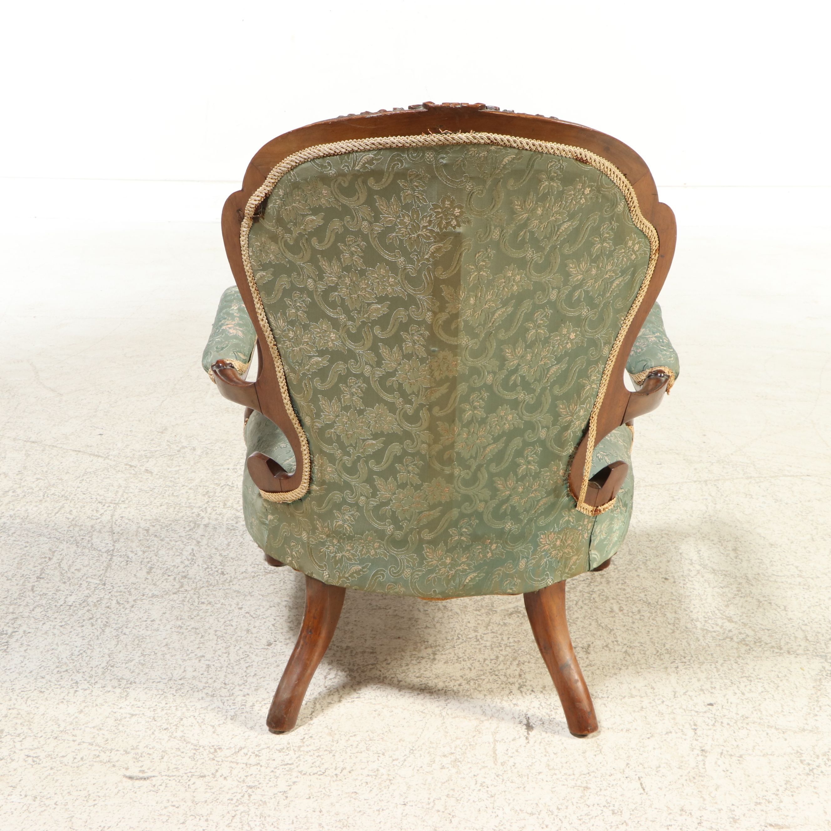 Victorian Rococo Revival Carved Walnut Gentlemen's Armchair, Mid-19th Century
