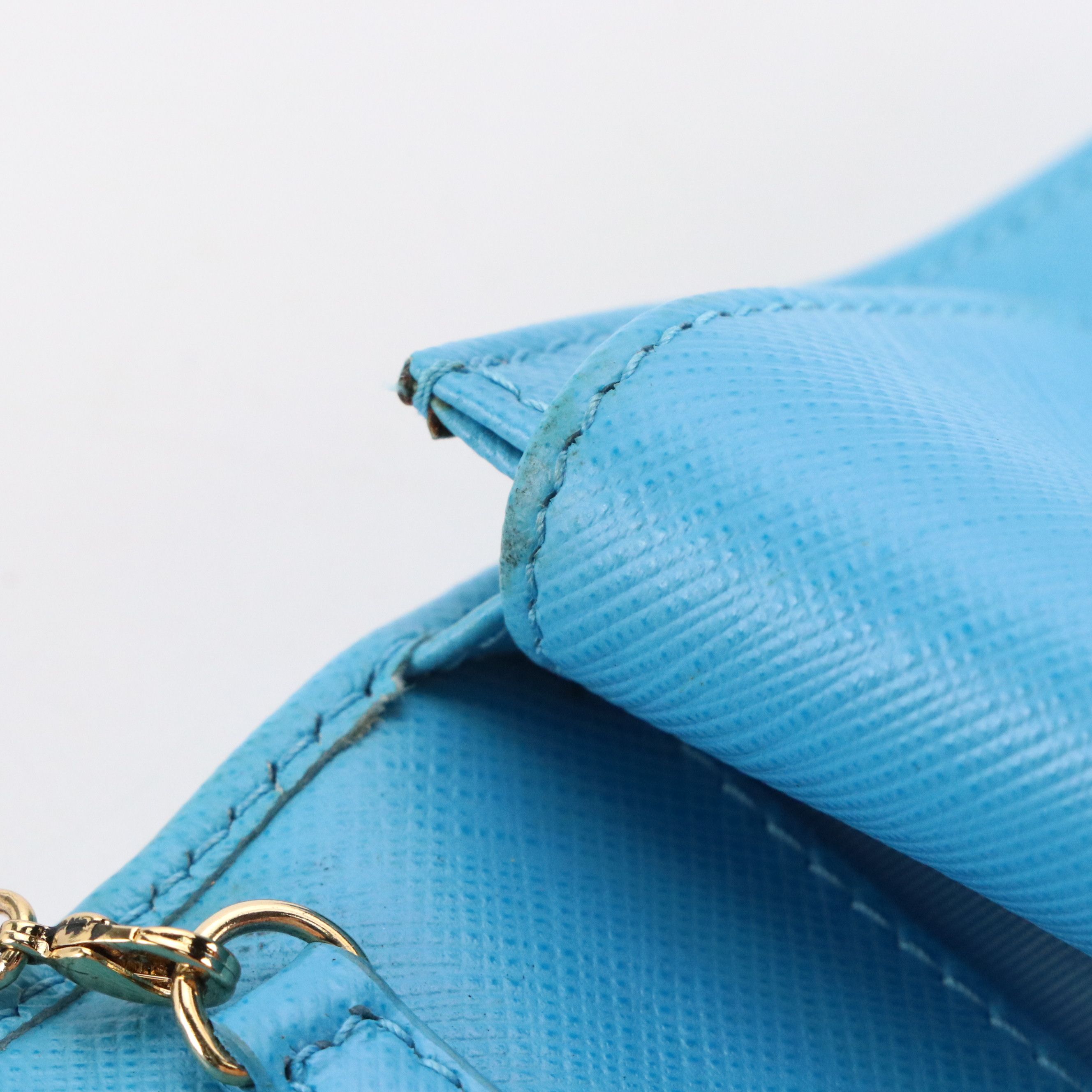 Salvatore Ferragamo Vara Bow Crossbody Wallet on Chain in Blue Grained Leather