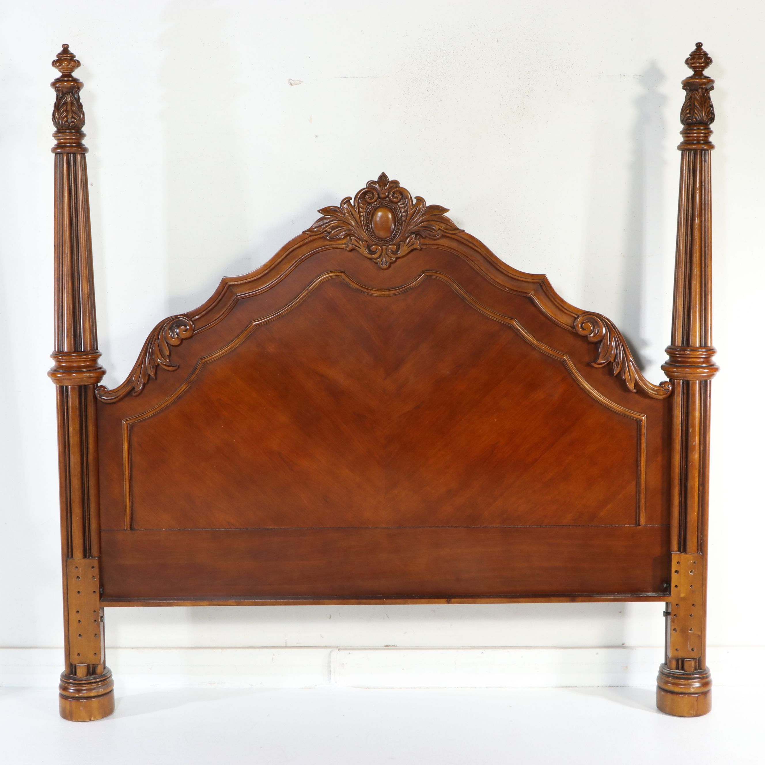 Pulaski Furniture Louis XV Style King Size Four Poster Bed