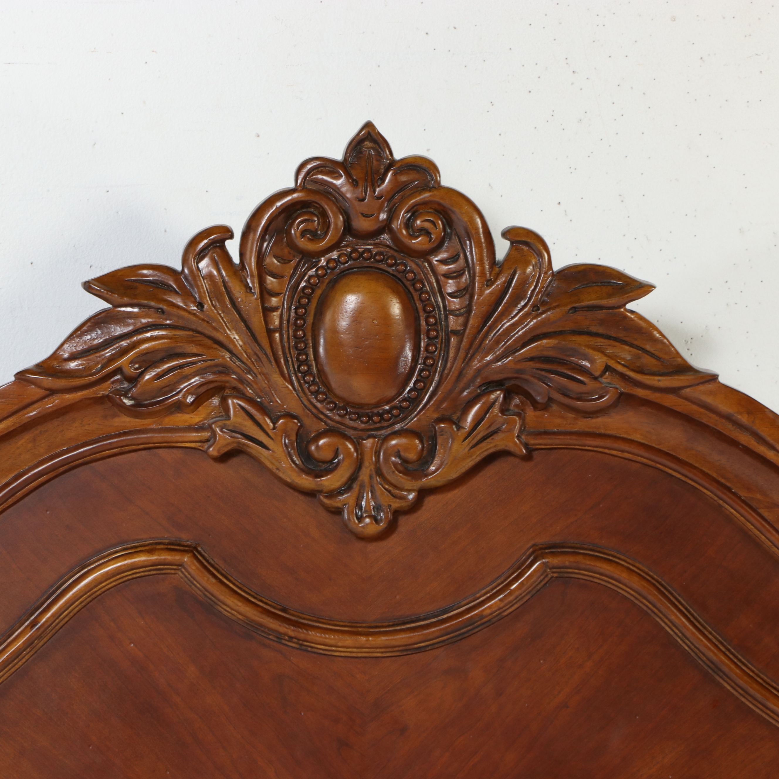 Pulaski Furniture Louis XV Style King Size Four Poster Bed