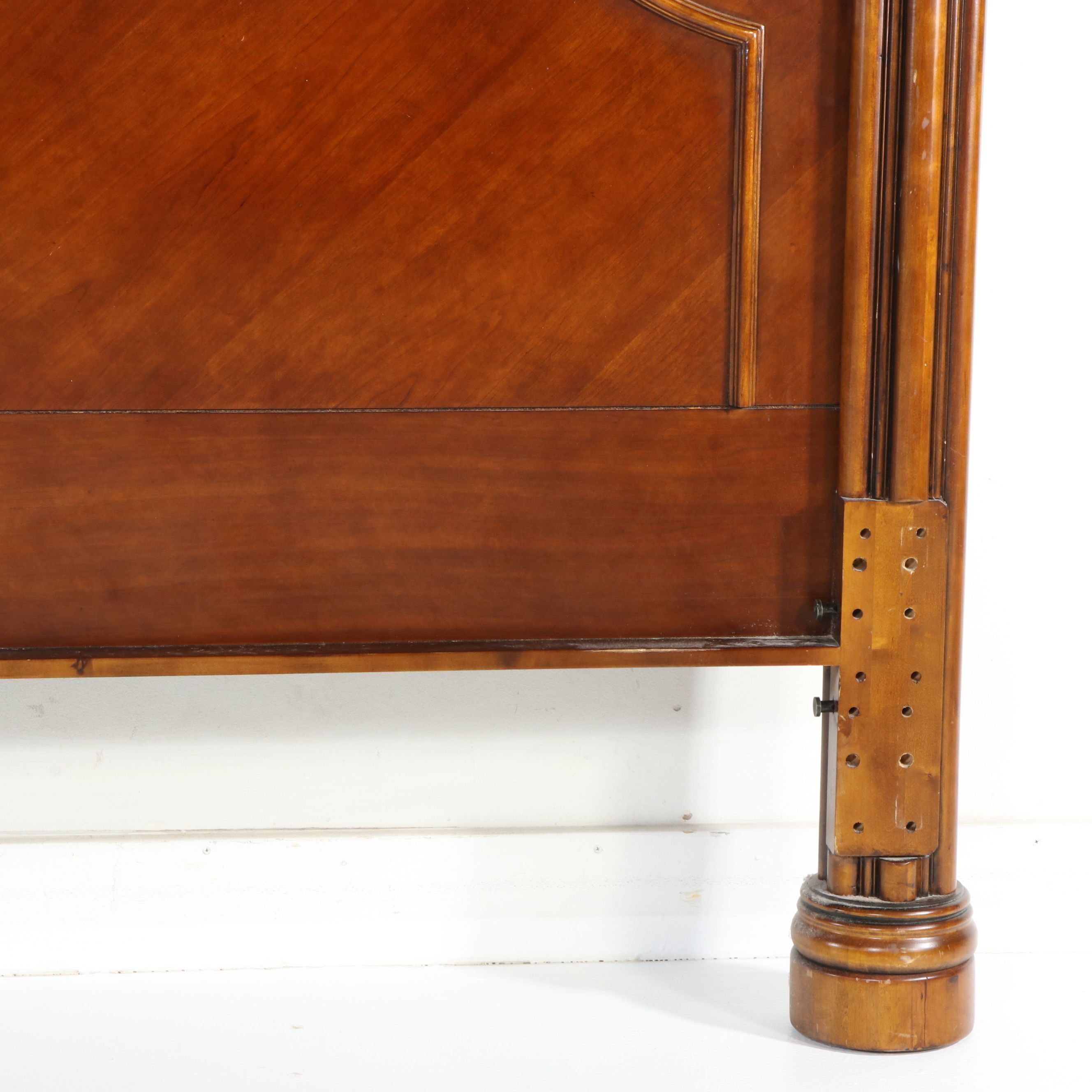 Pulaski Furniture Louis XV Style King Size Four Poster Bed