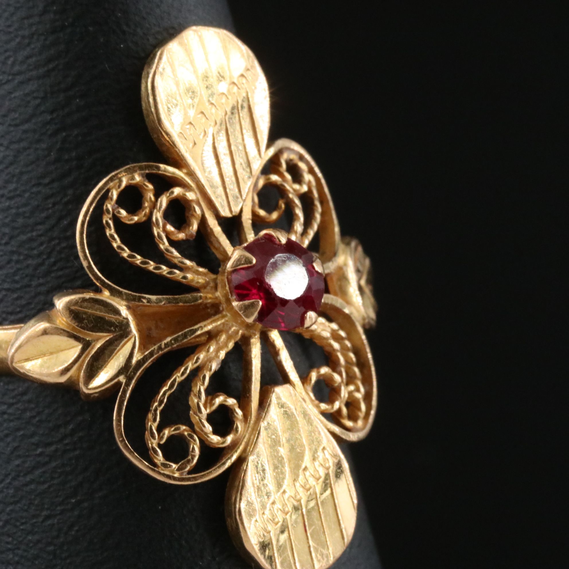 21K Ruby Floral Filigree Ring