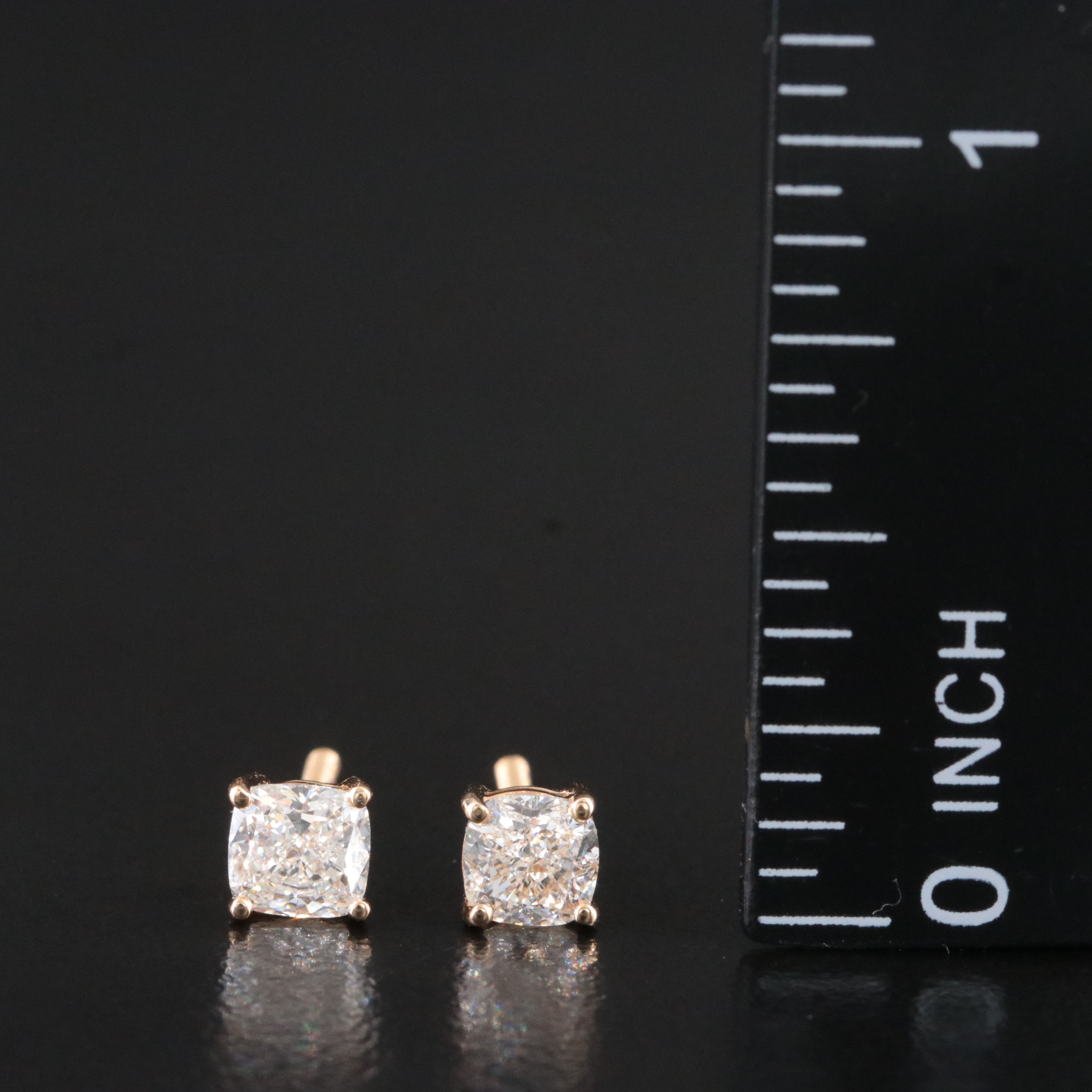18K 1.00 CTW Diamond Stud Earrings with GIA Reports