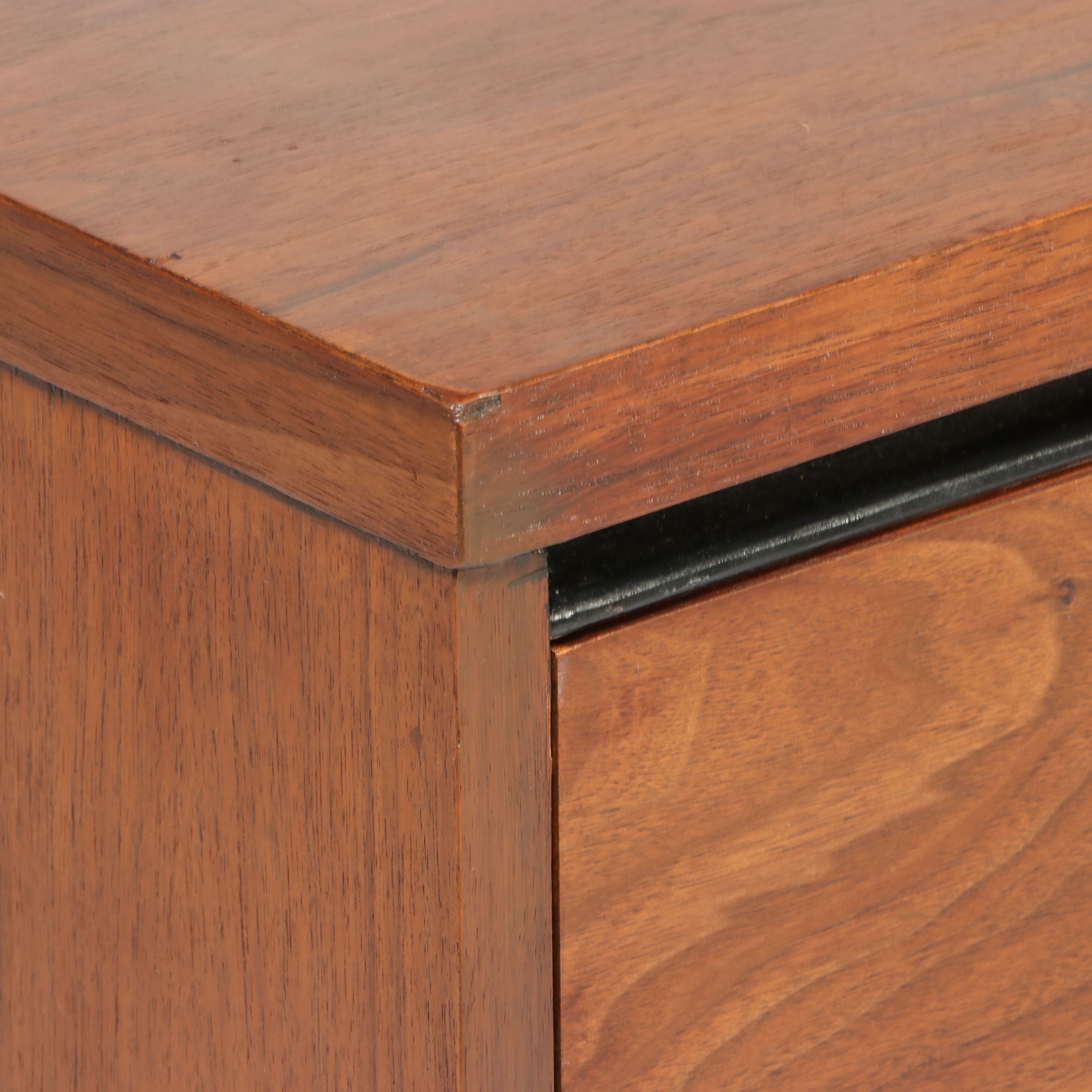 Mid Century Modern Walnut Six-Drawer Chest, Mid-20th Century