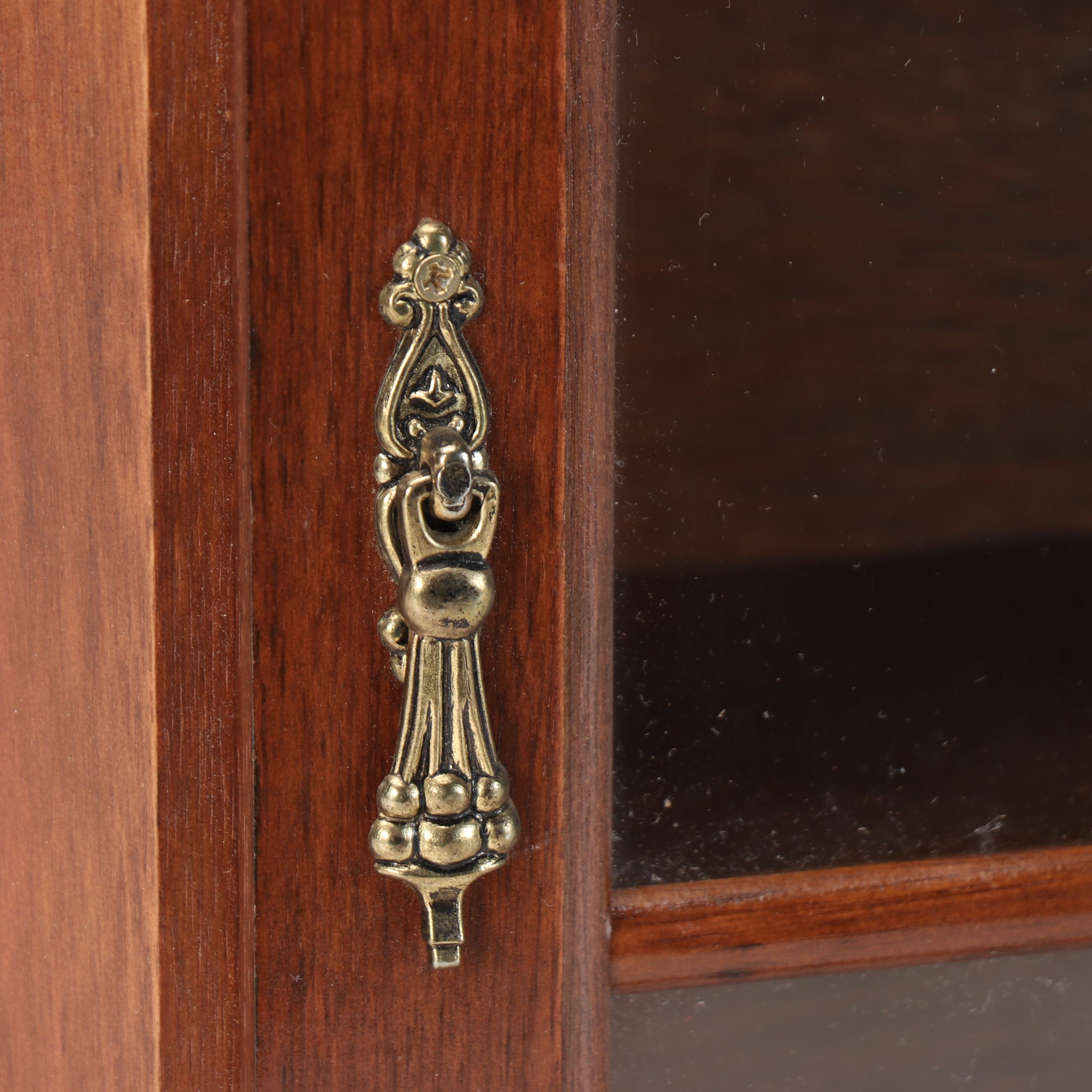 American Colonial Style Mahogany Finish Wall Cabinet
